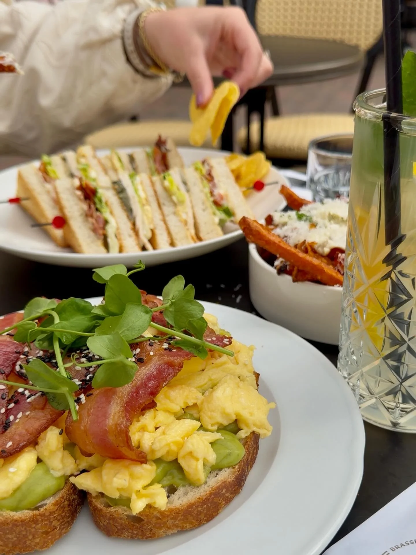 Brasserie de Canette🥂  Scrambled eggs &amp; club sandwich🍳