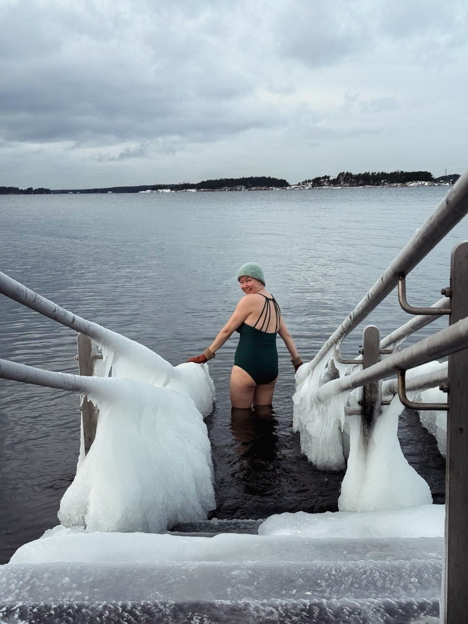 Ennen vanhaan uskottiin, ett&auml; vuoden ensimm&auml;inen p&auml;iv&auml; kertoo tulevasta vuodesta. ✨Liek&ouml; sattumaa ett&auml;

Vesi vanhin voitehista

V&auml;kevin tiedon v&auml;litt&auml;j&auml;, ikiaikainen parantaja,

vet&auml;&auml; puolee