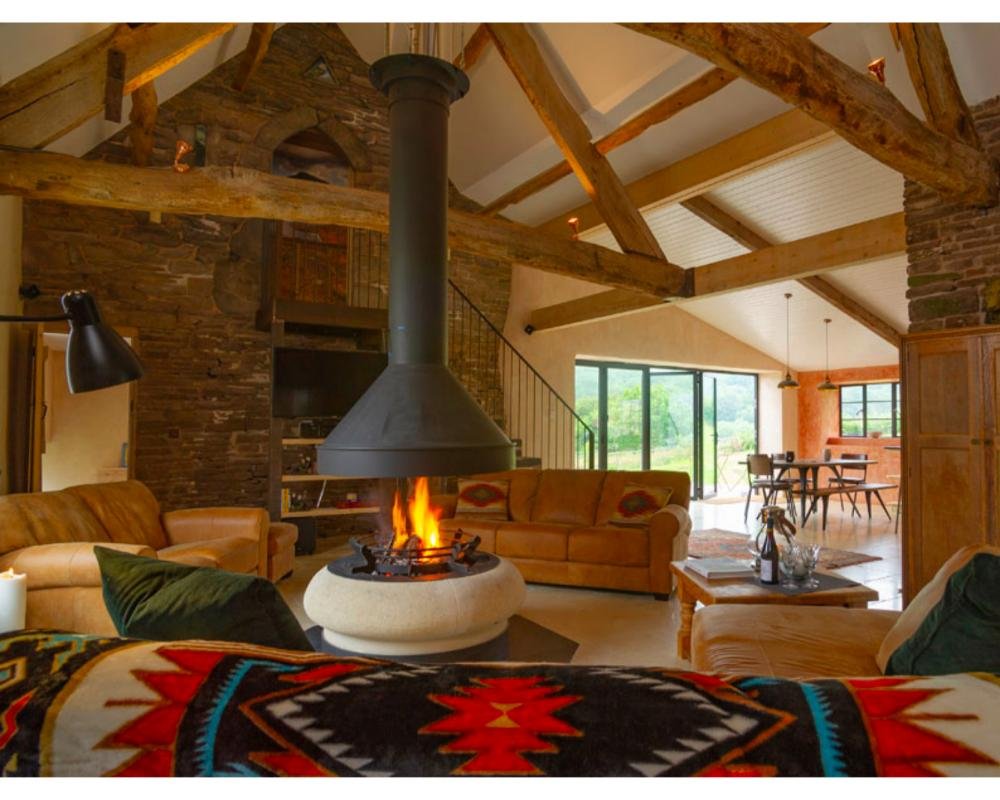30-FforestBarnLiving-RoomImage.jpg