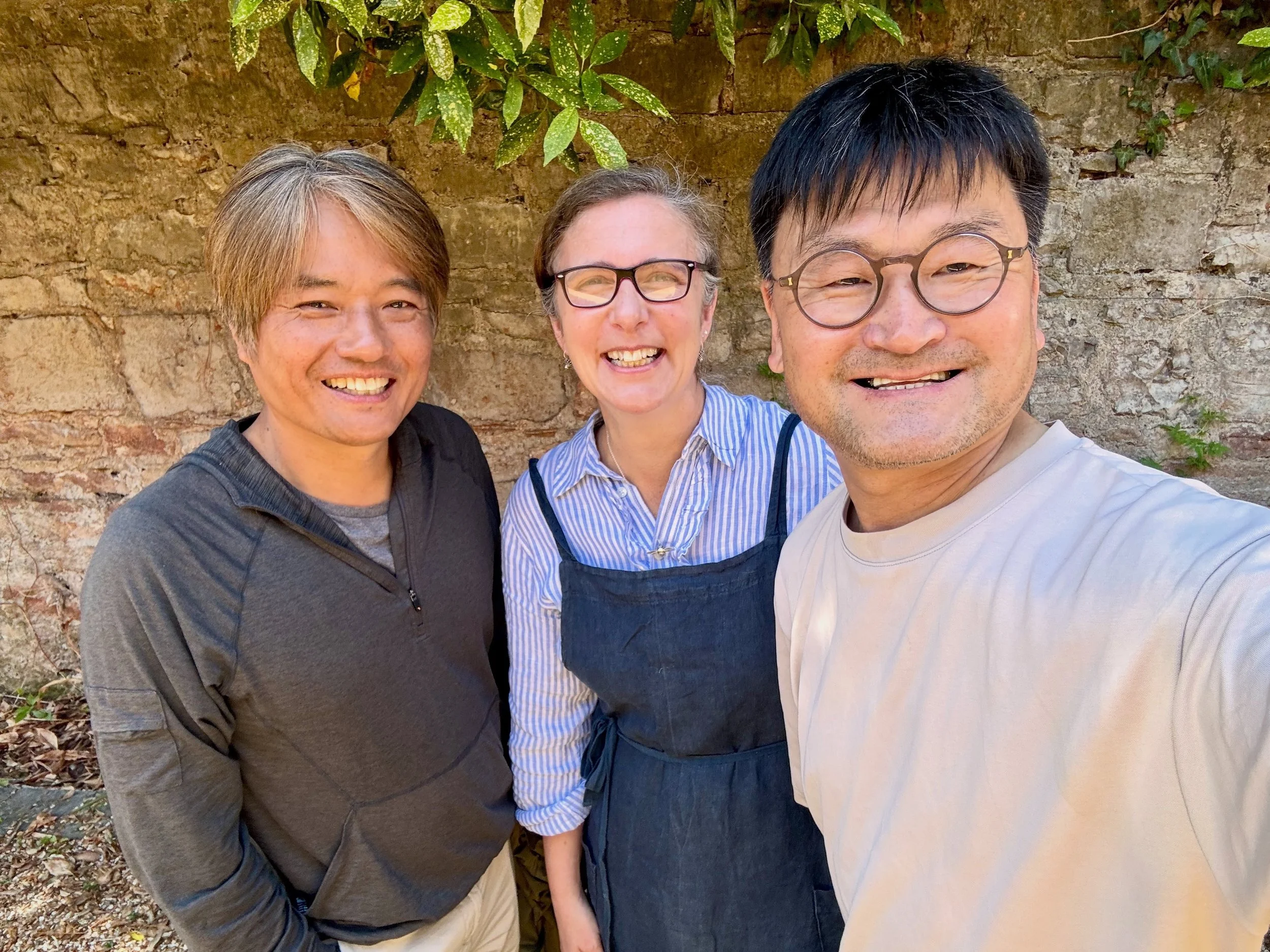 Thanks to Jae-Hyuk Lee and Jeong-Hoon Jang for getting me involved in the upcoming K- documentary, decoding the foundational pillars of Korean culinary wisdom. We had a great, and very busy morning filming and sharing our love of Korean food culture.