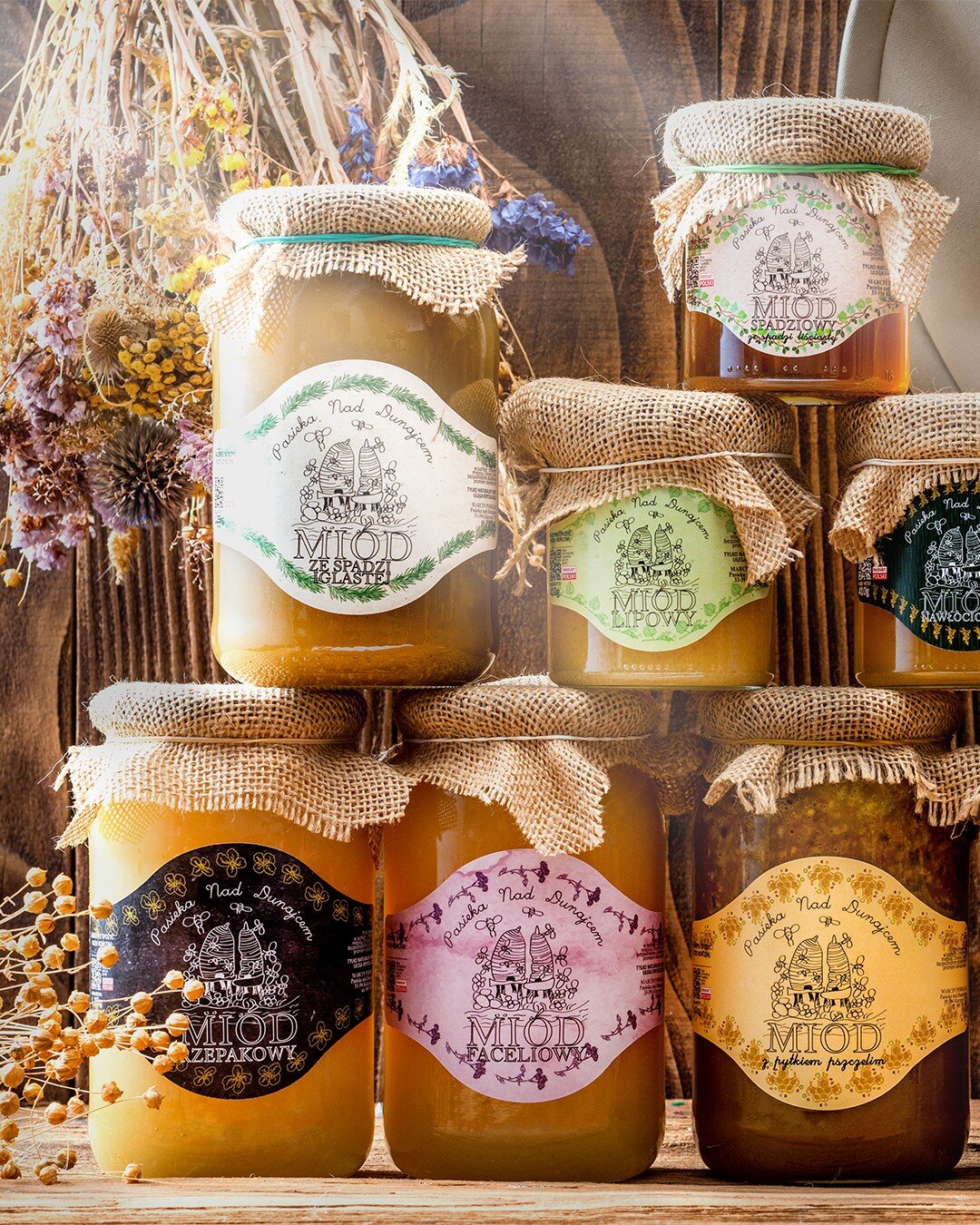 Still life product photography for family run apiary 🐝 🍯 📸
client: @pasieka.nad.dunajcem 

.
.
.

.
#honey #bee #honeybees #apiary #pszczelarstwo #foodphotography #productphotography #studiophotography #advertising #commercialphotography #stilllif