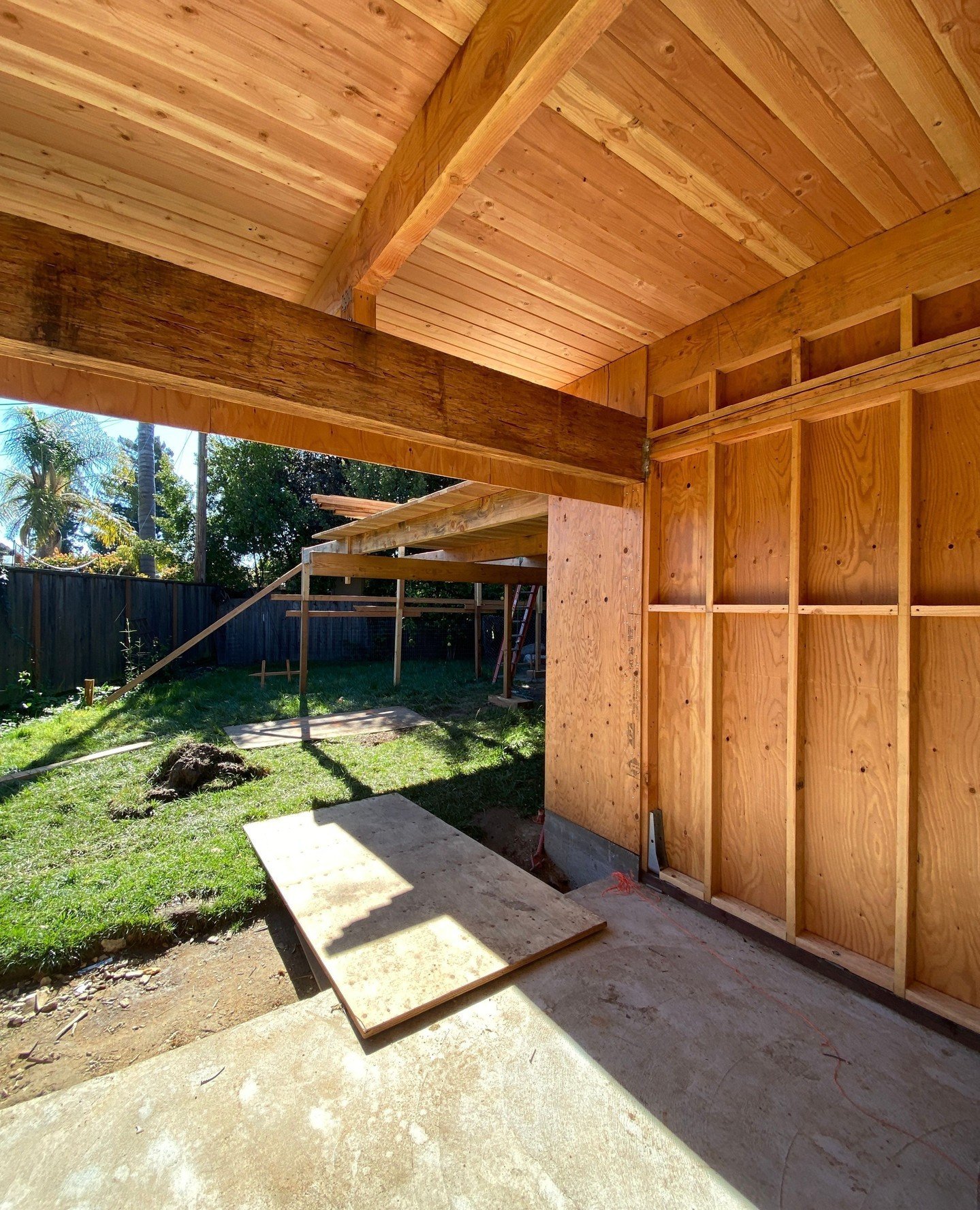 ⚒️ Lots of progress on our Eichler remodel and addition. It's always so beautiful and exciting while the raw wood is exposed and the rooms are taking shape. ✨️⁠
⁠
Big thanks to Coast to Coast Development for their beautiful hard work! 👷🏻⁠
⁠
#ogawaf