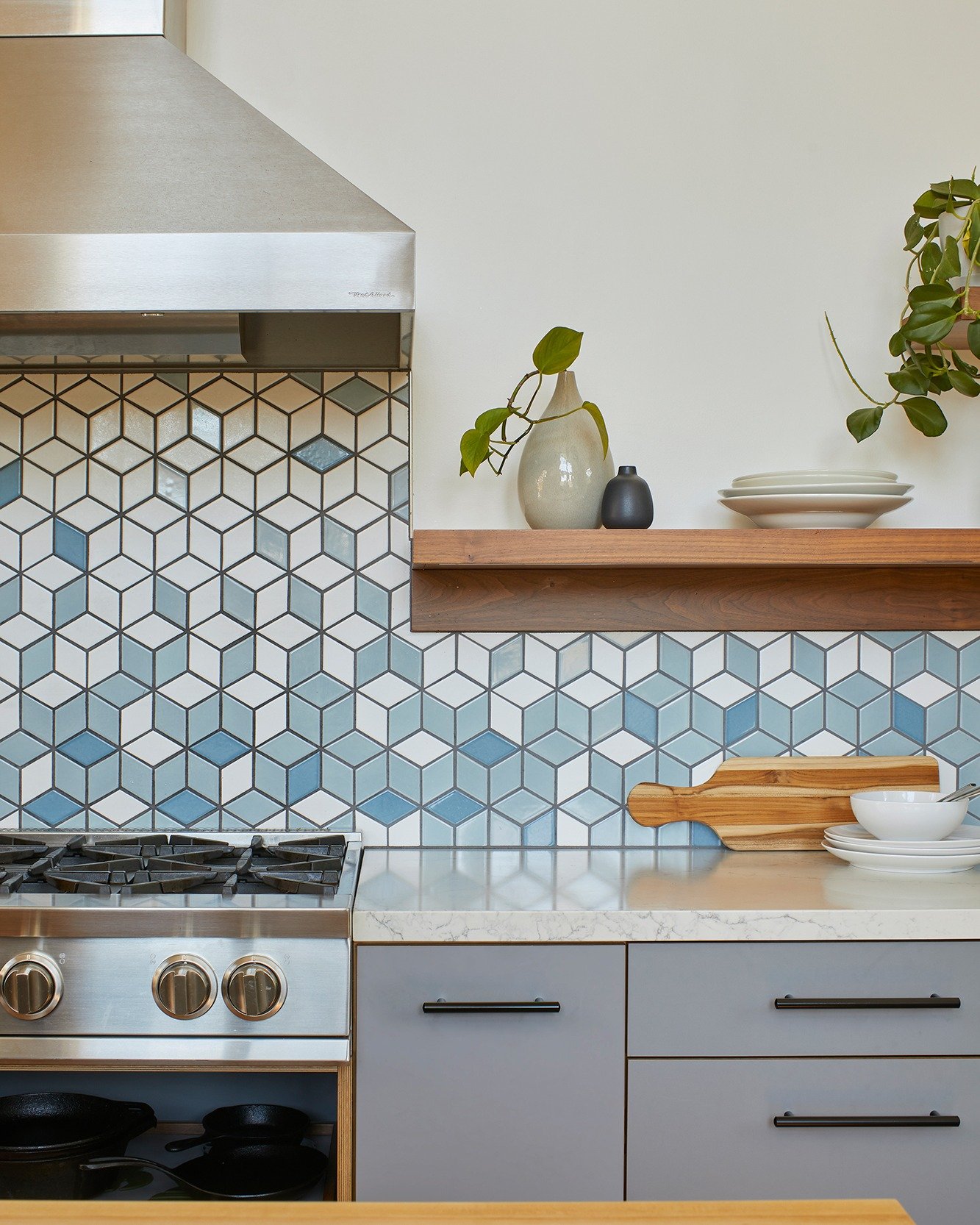 Backsplash round up!
Ogawa Fisher designs kitchens as joyful, light-filled rooms, using tile to tune color, pattern, and light. From graphic geometrics to hand-glazed depth, each backsplash is paired with simple cabinetry and open shelving so the com