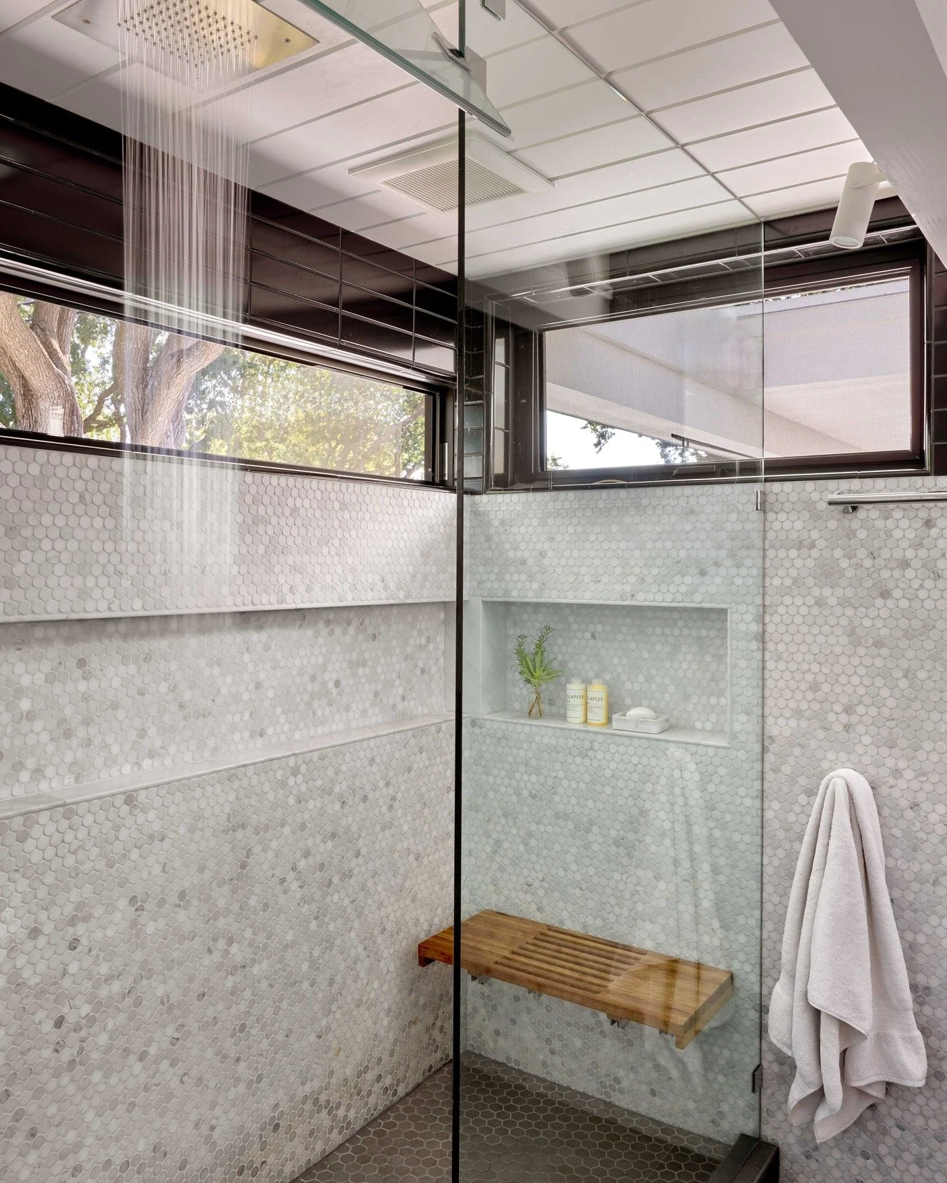 A modest addition at this #Eichler home creates space for an extra bedroom so each daughter can have her own, along with a walk-in closet and a dedicated en suite for the existing bedroom of the parents. The design supports a growing family while pre