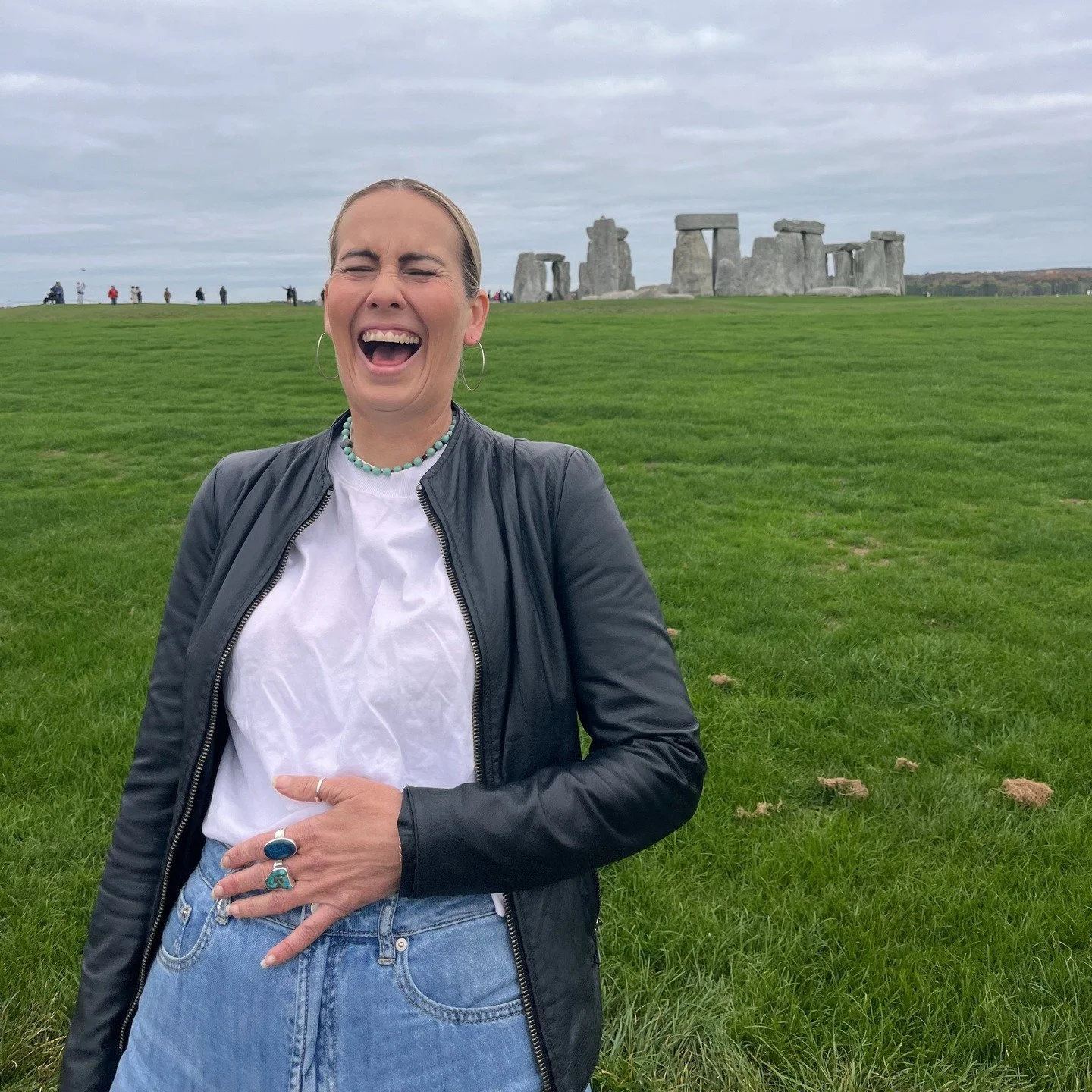 There&rsquo;s a difference between setting intentions and living intentionally.
And the gap between the two&hellip; that&rsquo;s where most people get stuck.

Intentions are beautiful.
They&rsquo;re vision.
Hope.
Prayer.
A future-focused compass that