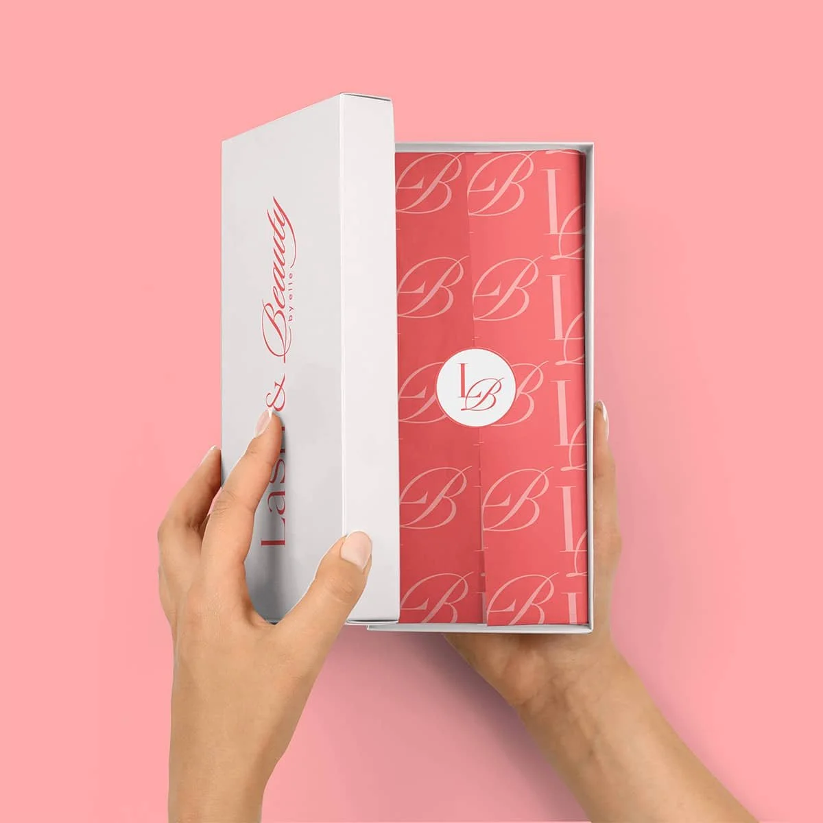 Lash & Beauty by Elle-branding-strategie-dafdesign_0000_Lash&beauty-logotype-pakaging.jpg
