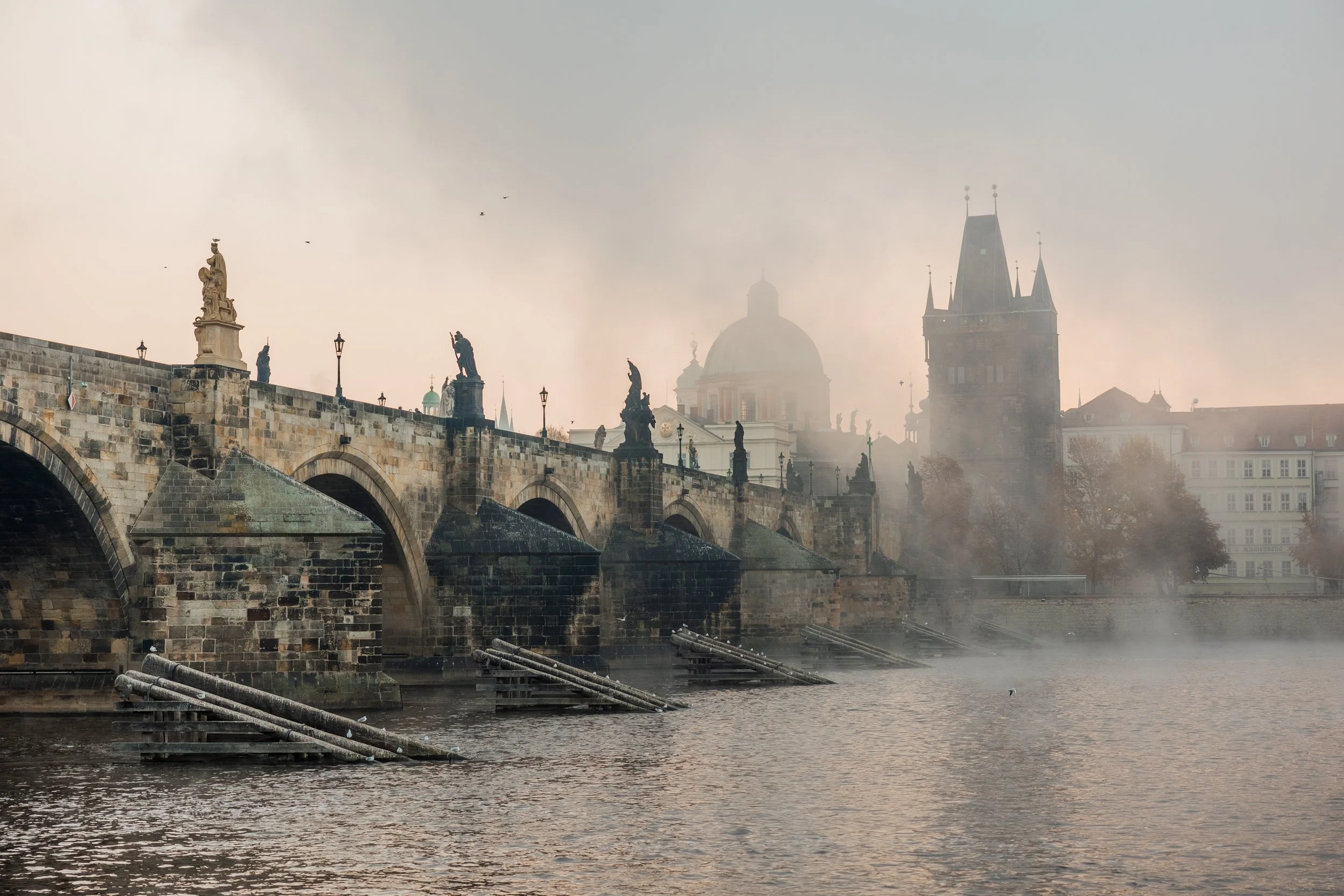 KARLŮV MOST ZA ROZBŘESKU - svatým na mostě na zkoušku :)