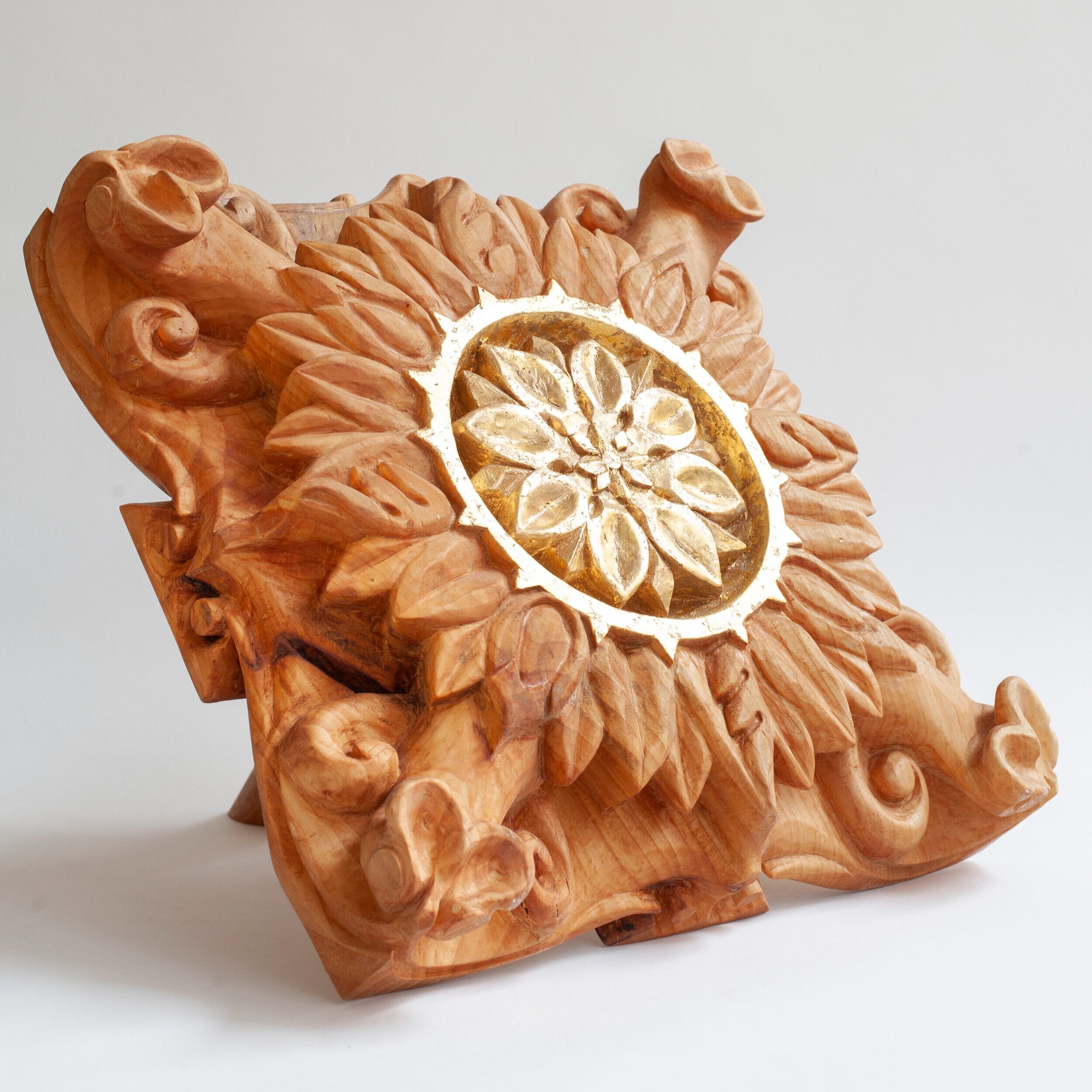 Mandala+wood+carving+with+24k+golden+leaf%2C+40cm+%28W%29%2C40cm+%28H%29%2C8cm+%28D%29.++4.500%2C-+Euros.jpg