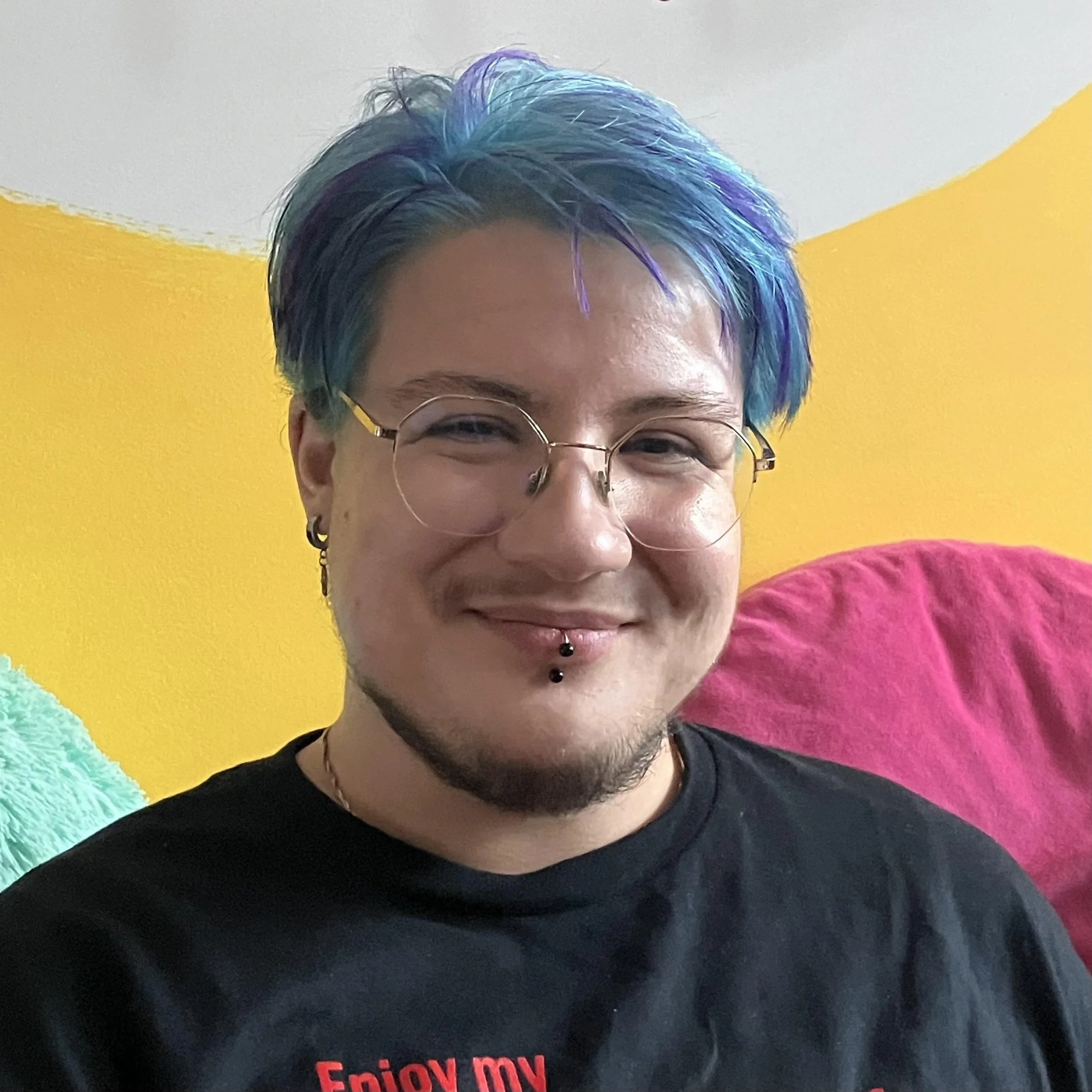 Micha Kirsch-Ito (they/he/we)