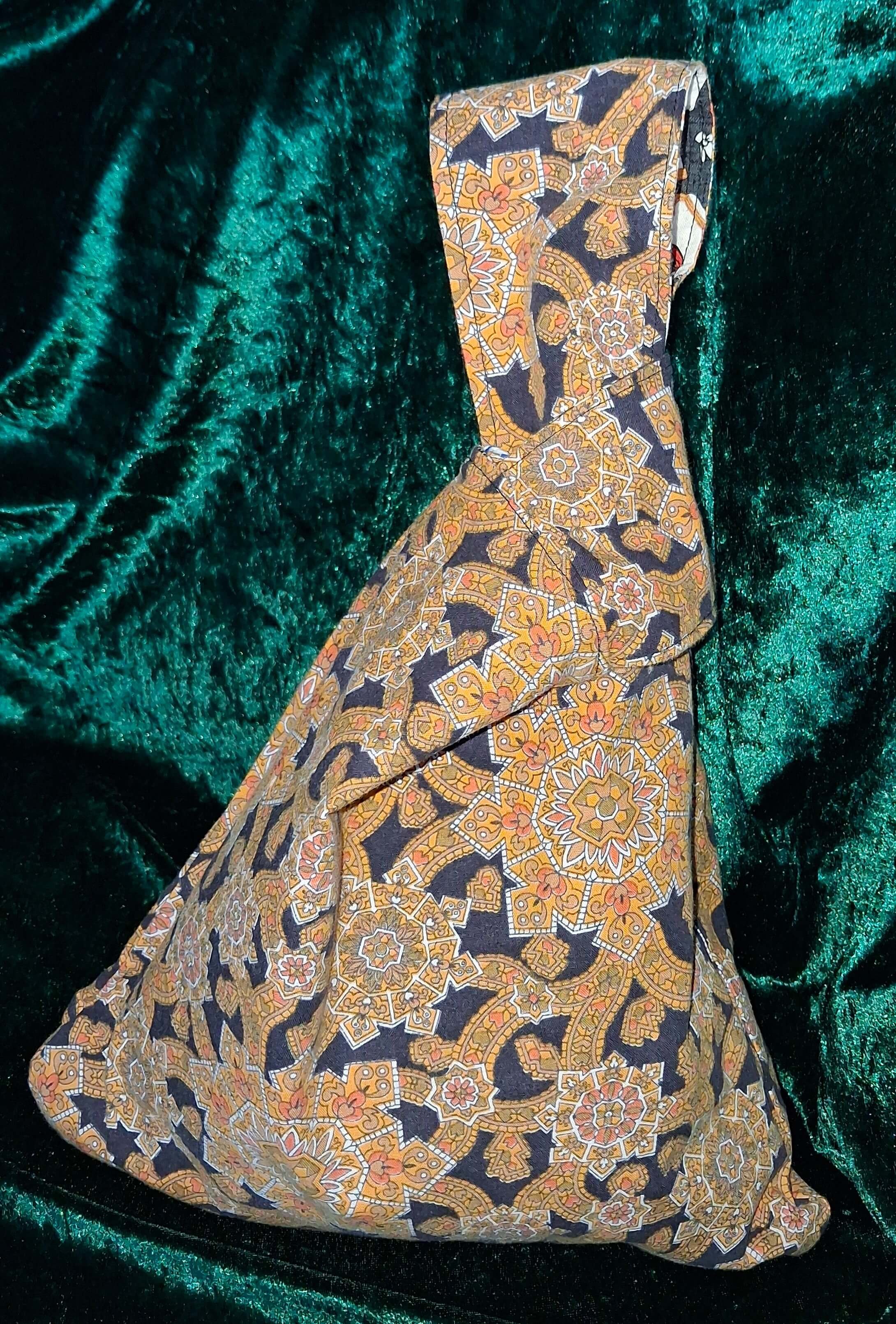 kb140 knot bag black labels tiles 2.jpg