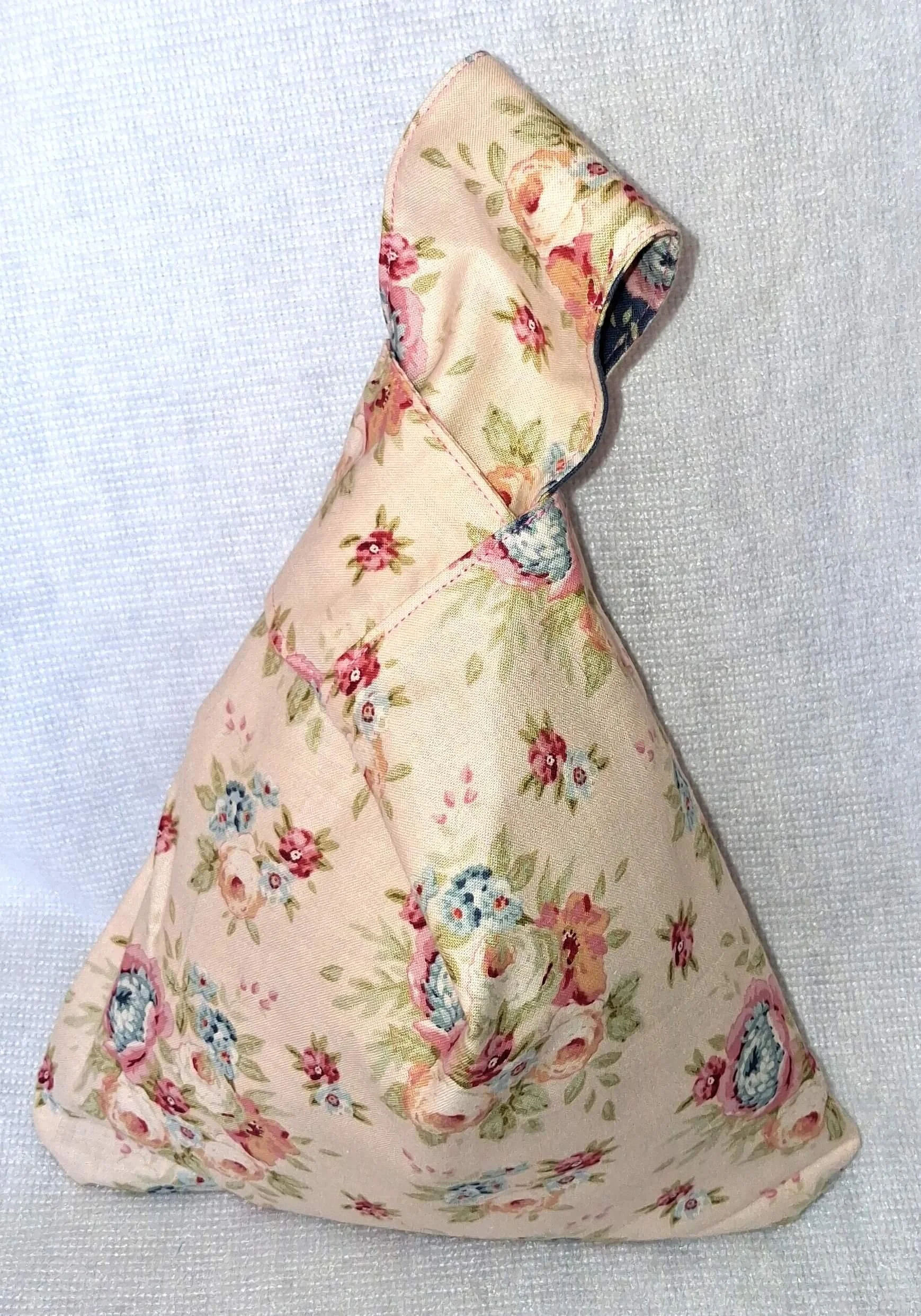 KB205 Knot Bag Tilda Floral 3.jpg