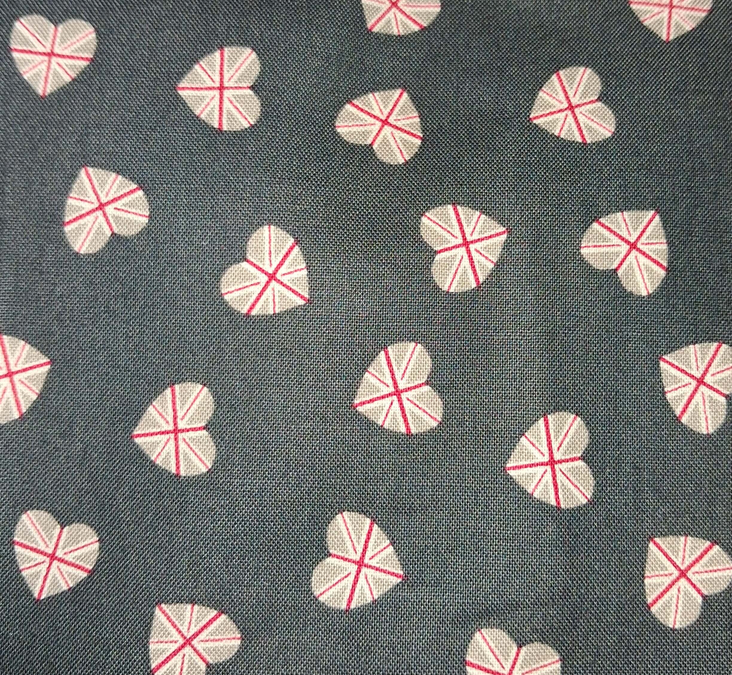 kb132 knot bag london scenes med close up 1.jpg