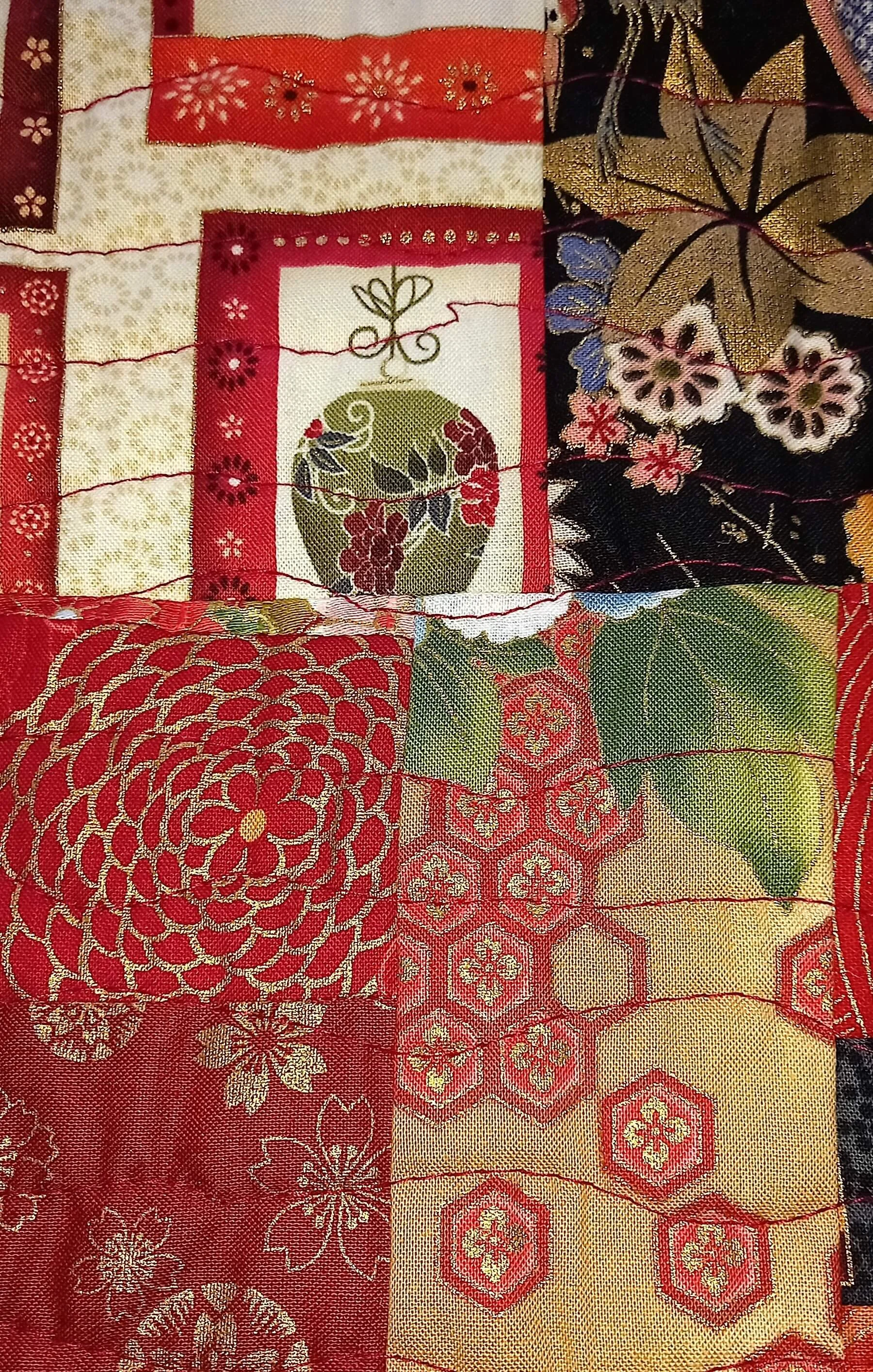 tb14 tote bag japan patchwork red close up 1.jpg