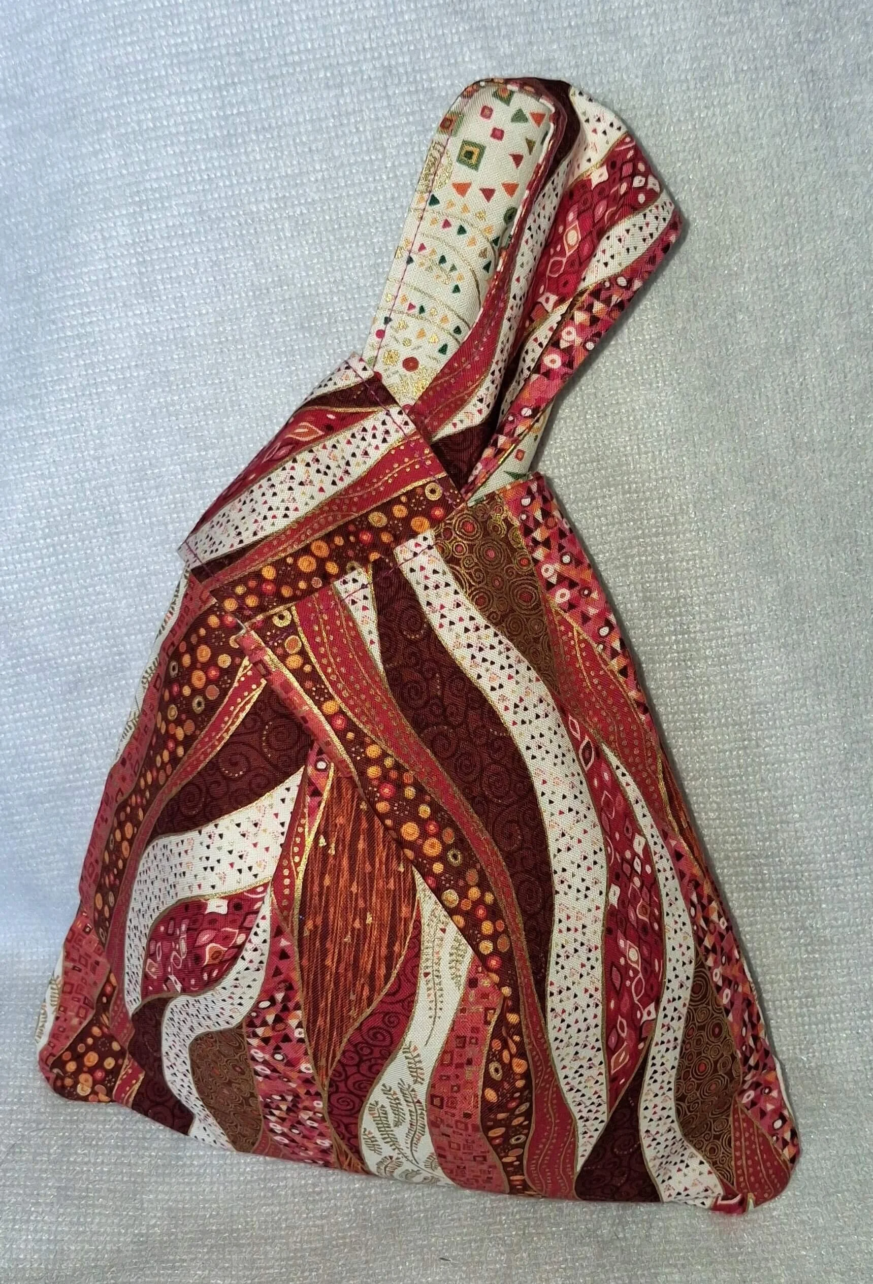 KB201 Knot Bag Klimt Red Cream.jpg