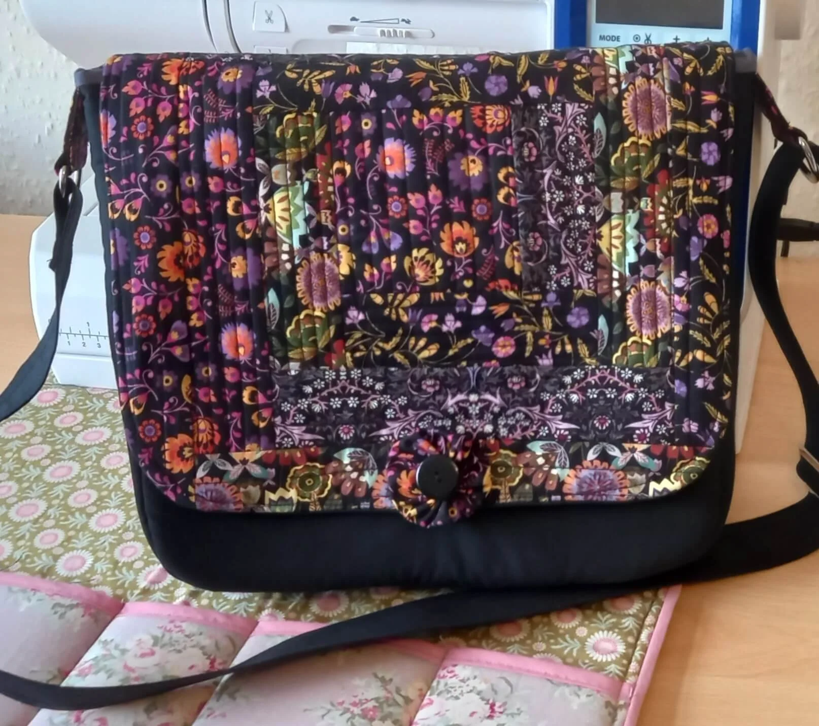 Commission Messenger Bag