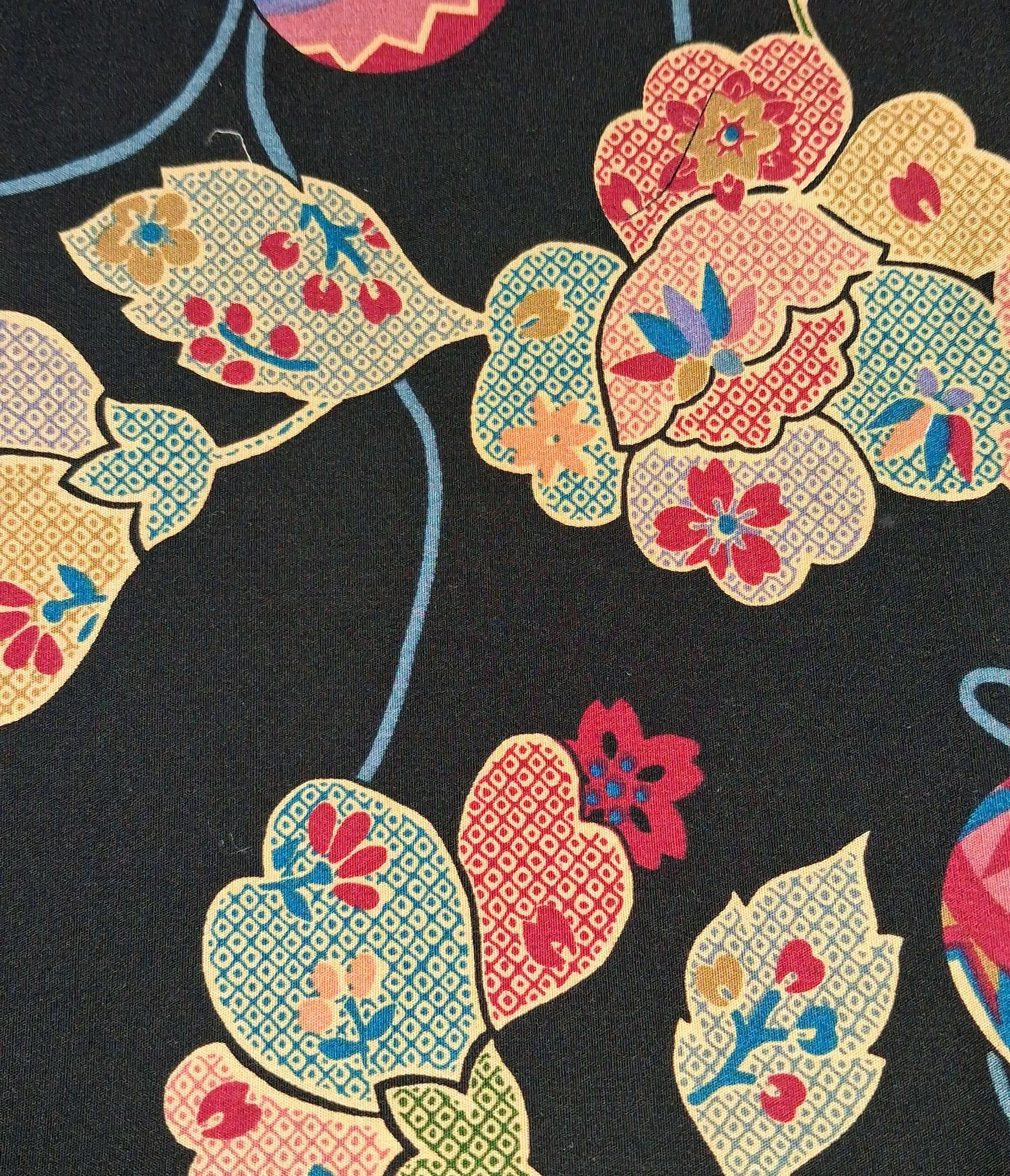 KB207 Knot Bag Geisha Black Floral Close Up 1.jpg