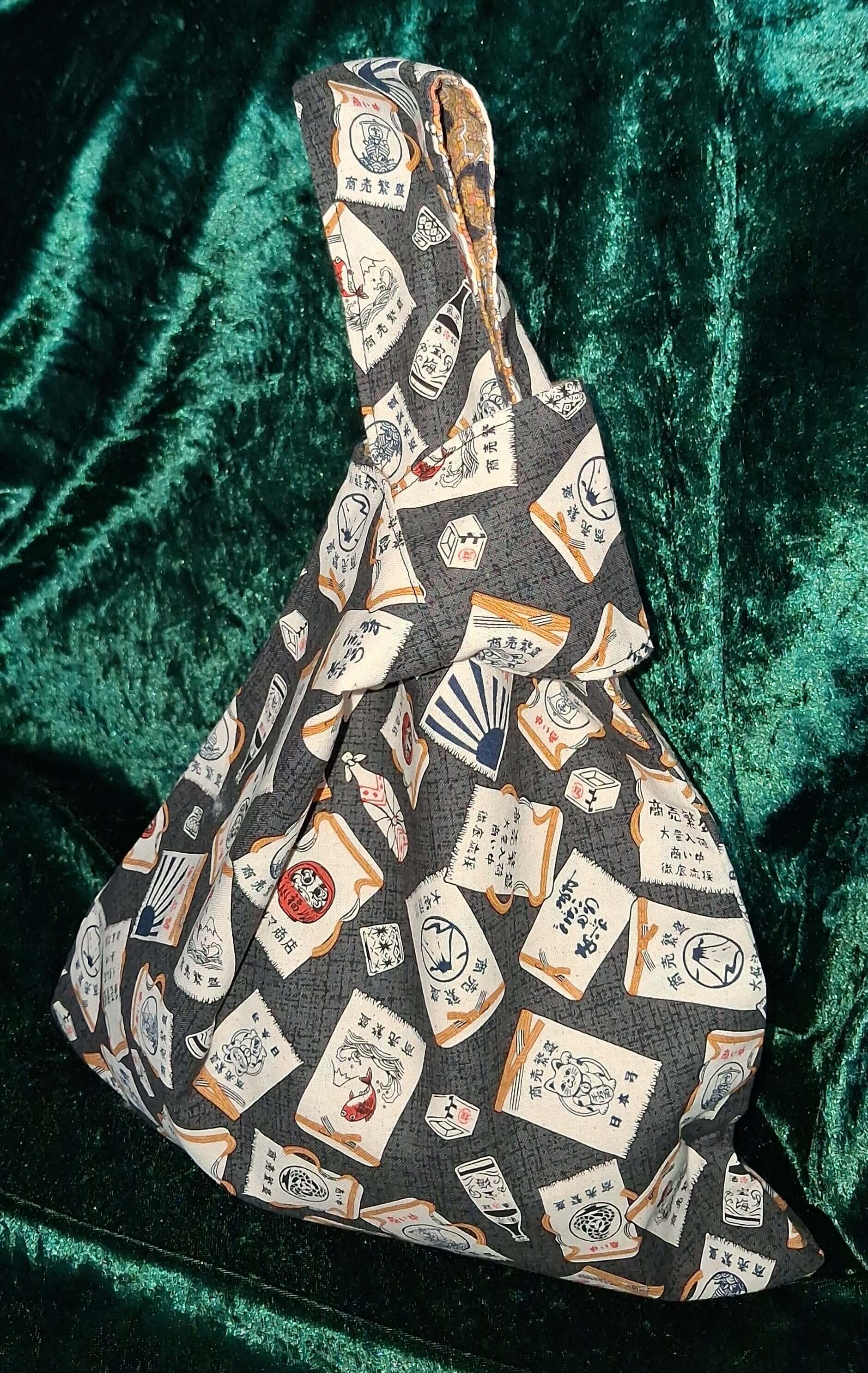 kb140 knot bag black labels tiles 1.jpg