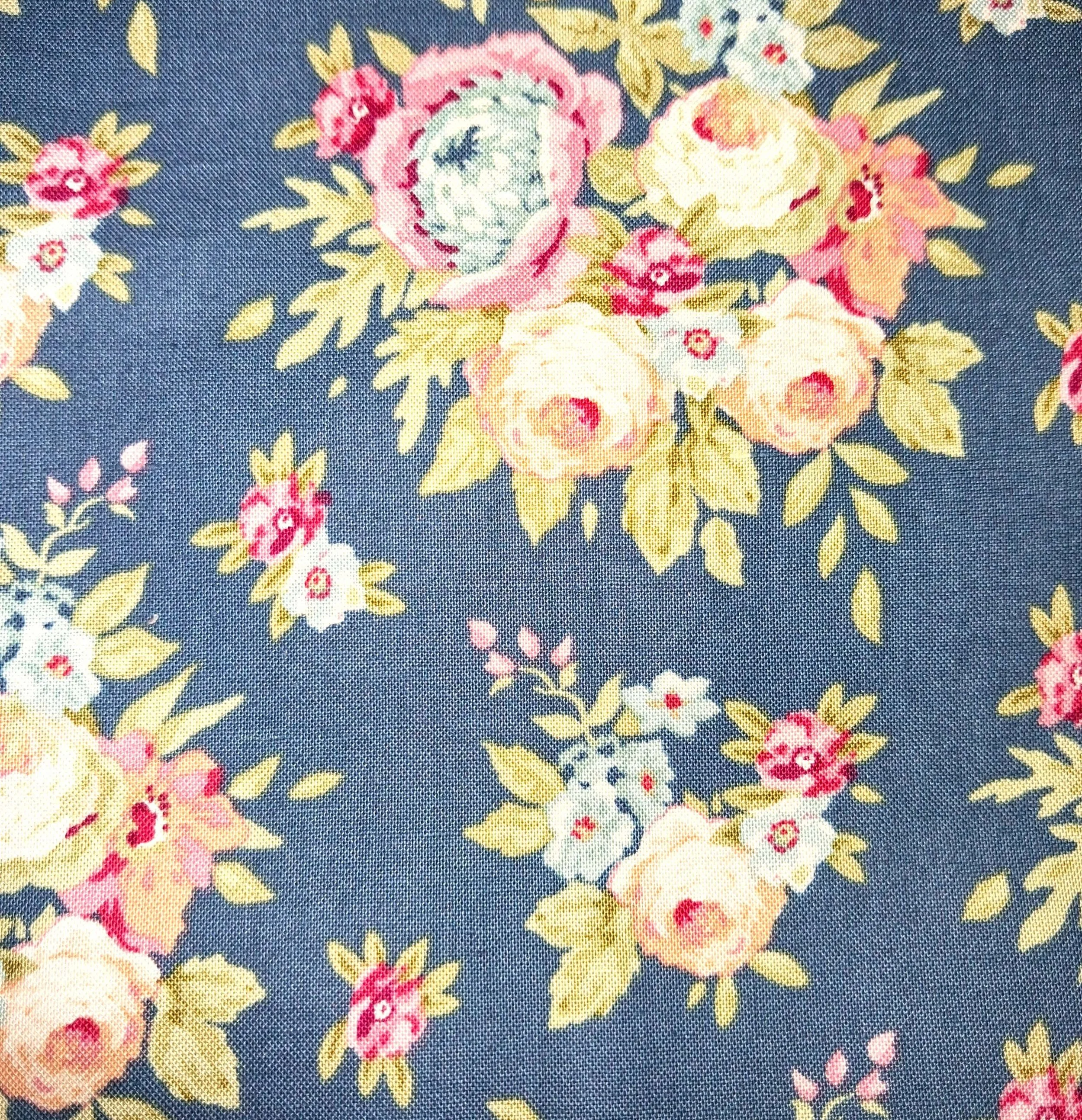 KB205 Knot Bag Tilda Floral Close Up.jpg