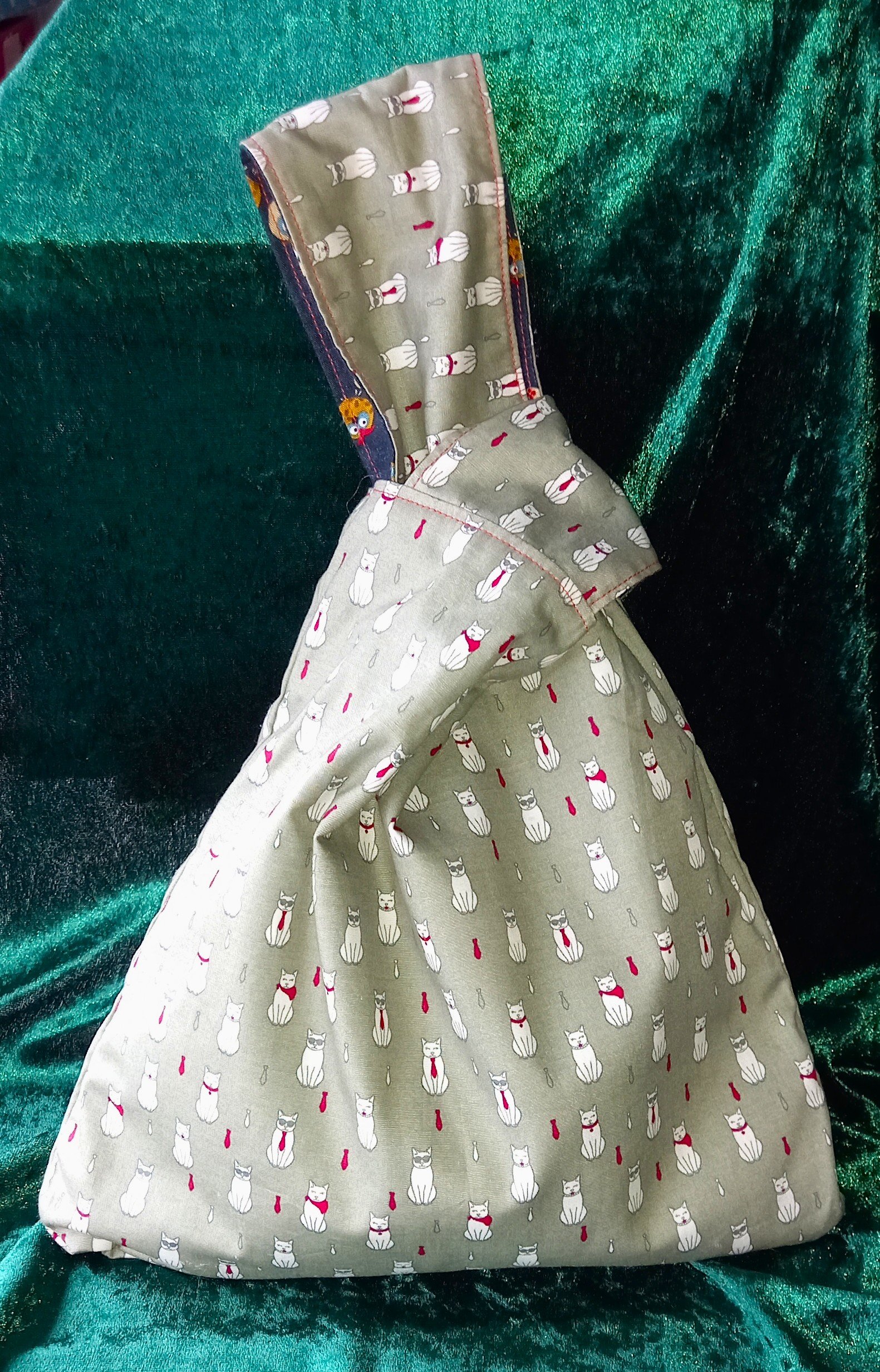 kb113 knot bag cats in ties owls .jpg