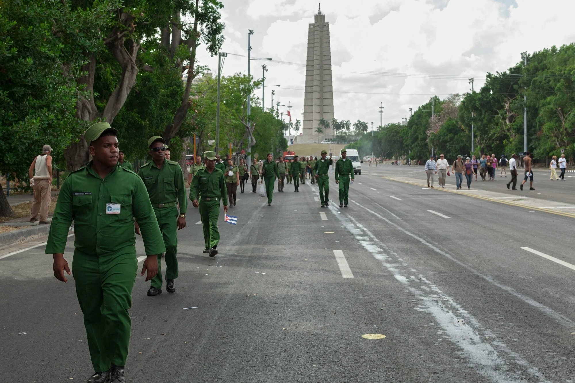 Cadetes en retirada después del desfile del 1ro. de Mayo. La Habana, 2011