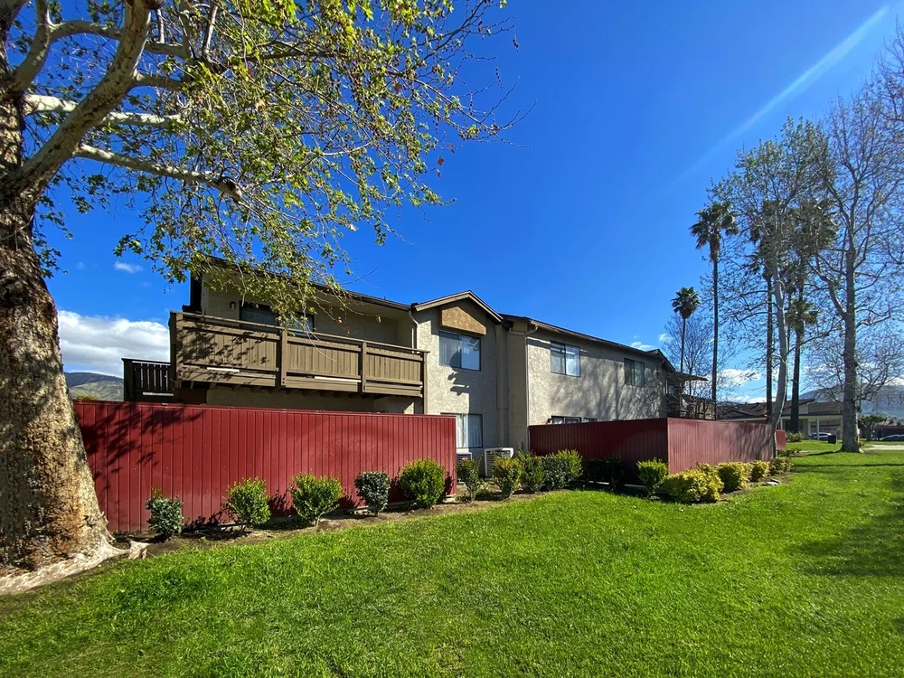 Country Club Apartments