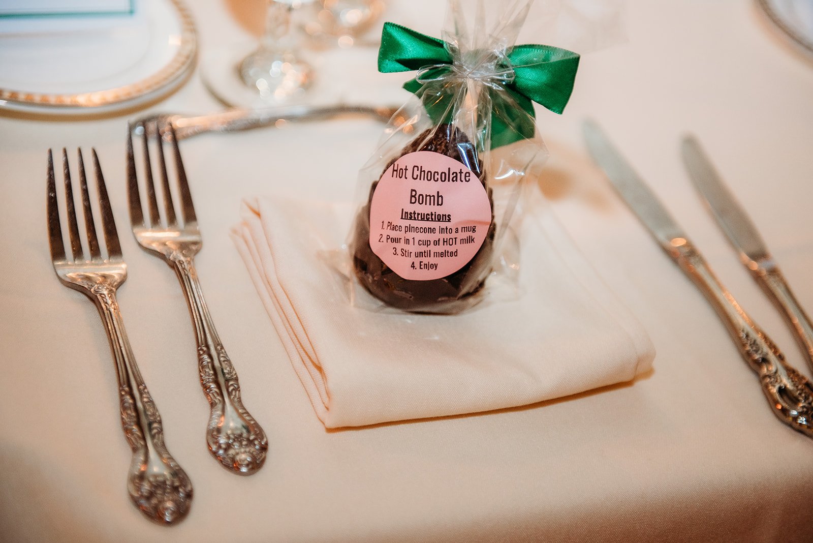 hot cocoa bomb favor for winter wedding at the Franklin Plaza