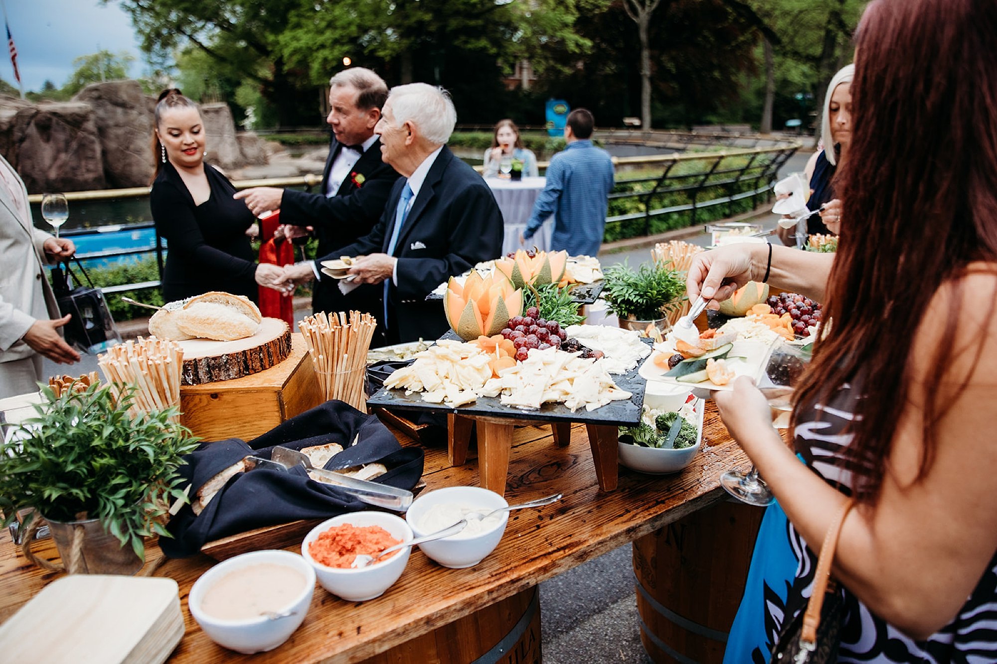 guests eat appetizers during The Bronx Zoo wedding reception