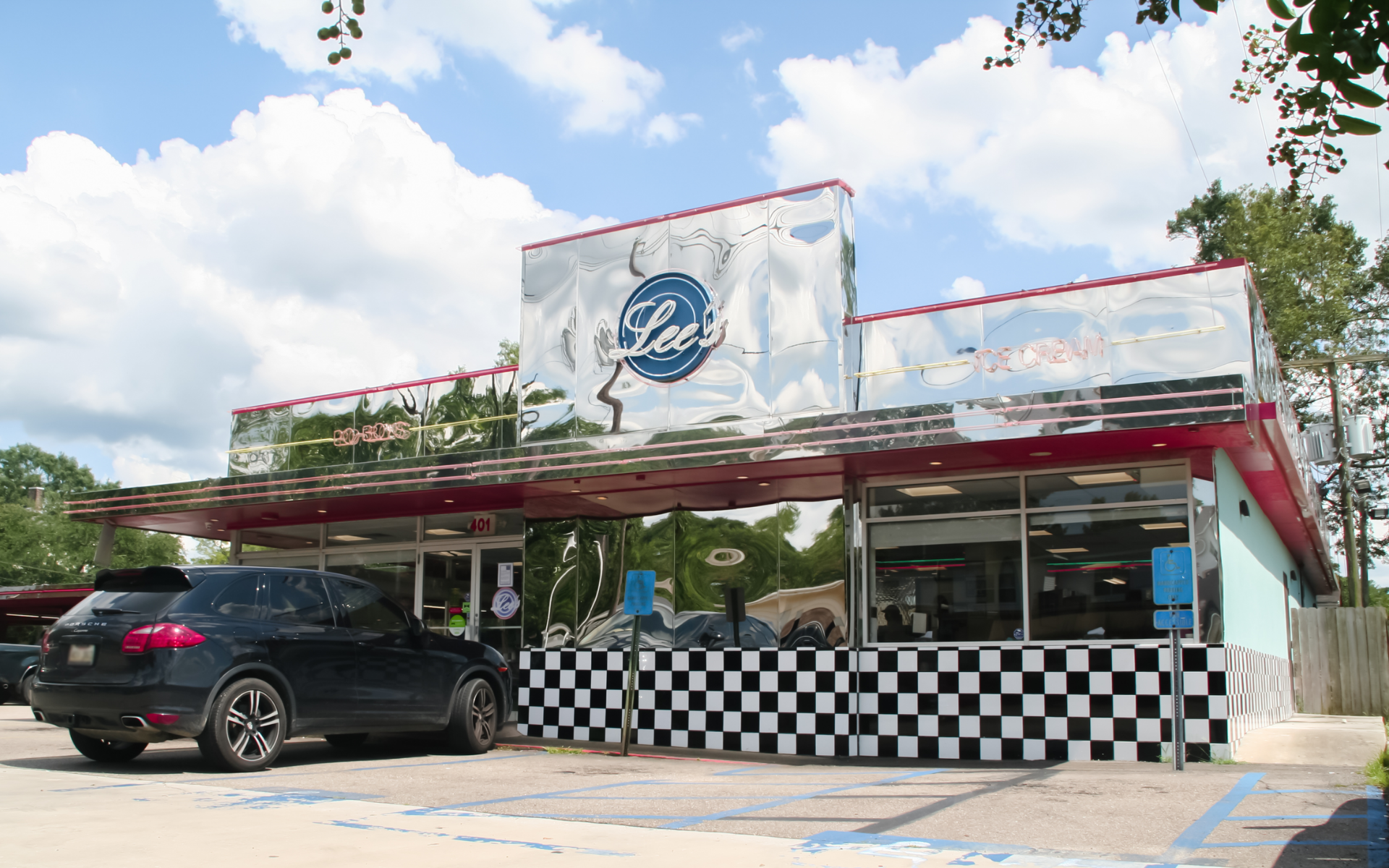 Lee's Drive-In | Diner in Downtown Hammond, LA