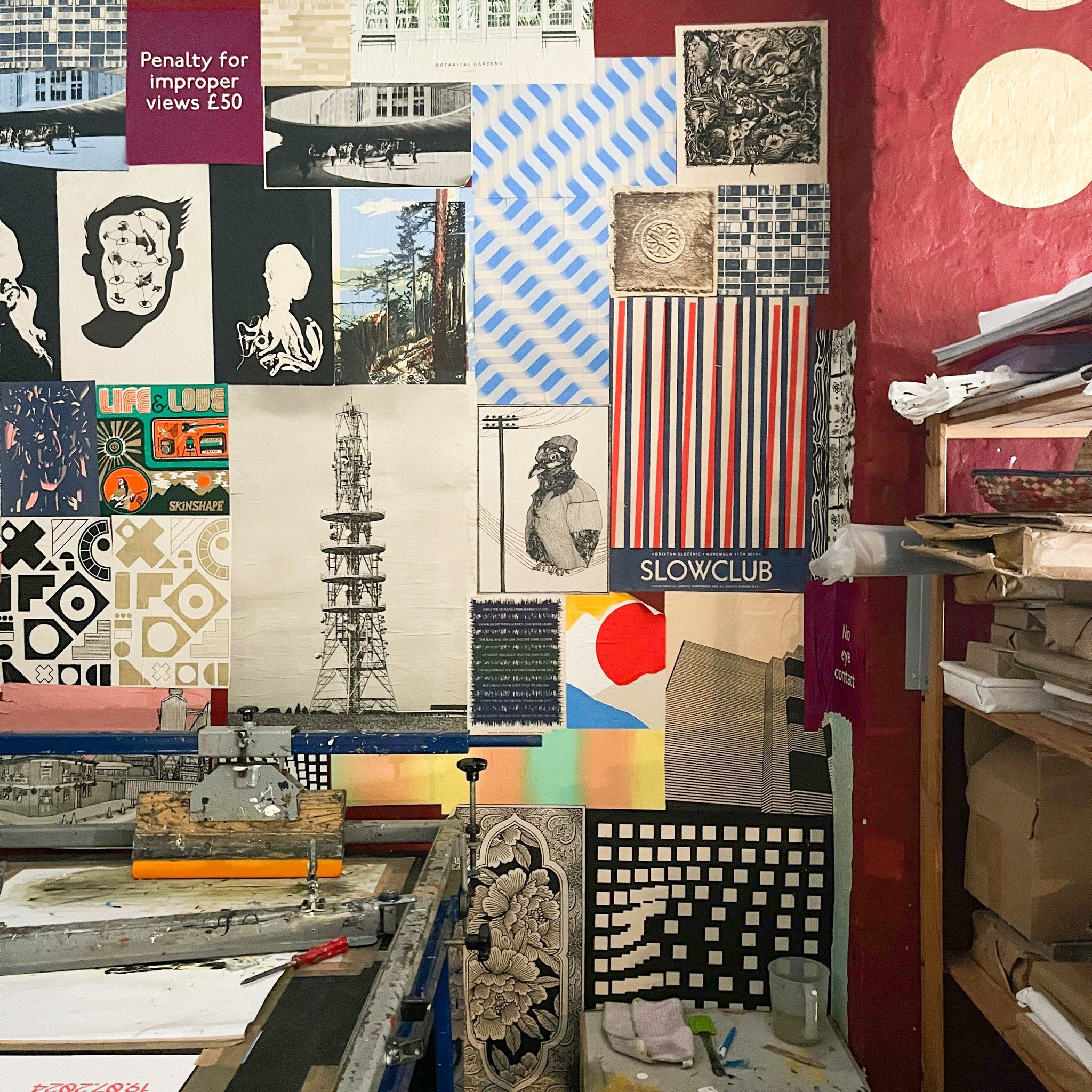 A moment for the walls!

Newsprint paste-ups from a small selection of the artists we've worked with over the years in the studio at APG - recognise any of them? Tag them in the comments below

#screenprint #sheffield #sheffieldprinters