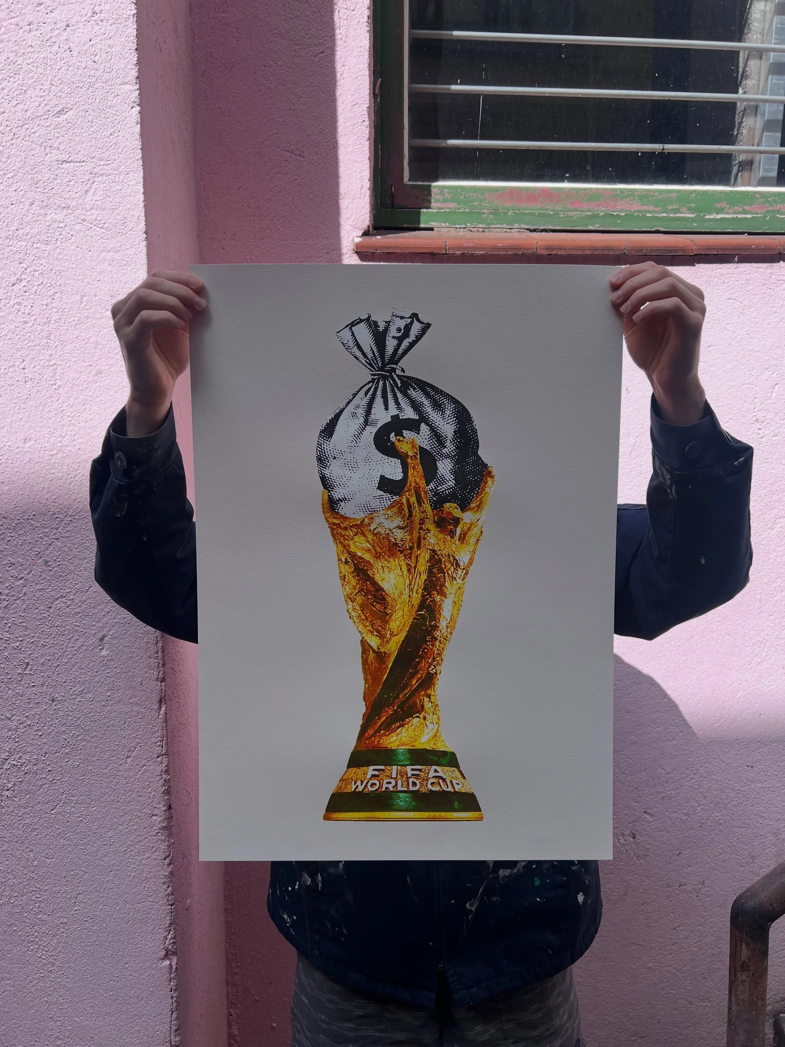 A little bit of sunshine in the courtyard calls for a print show off, 

FDW, Red, Yellow, Green and an extra layer of pearlescent black. Yum. 

@glum.__ 

#impstudiosheffield #screenprintsheffield #screenprintuk #footballart #glum