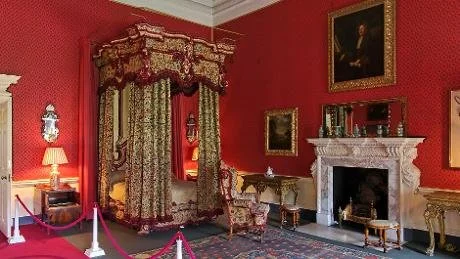 Clandon park state bed.jpg