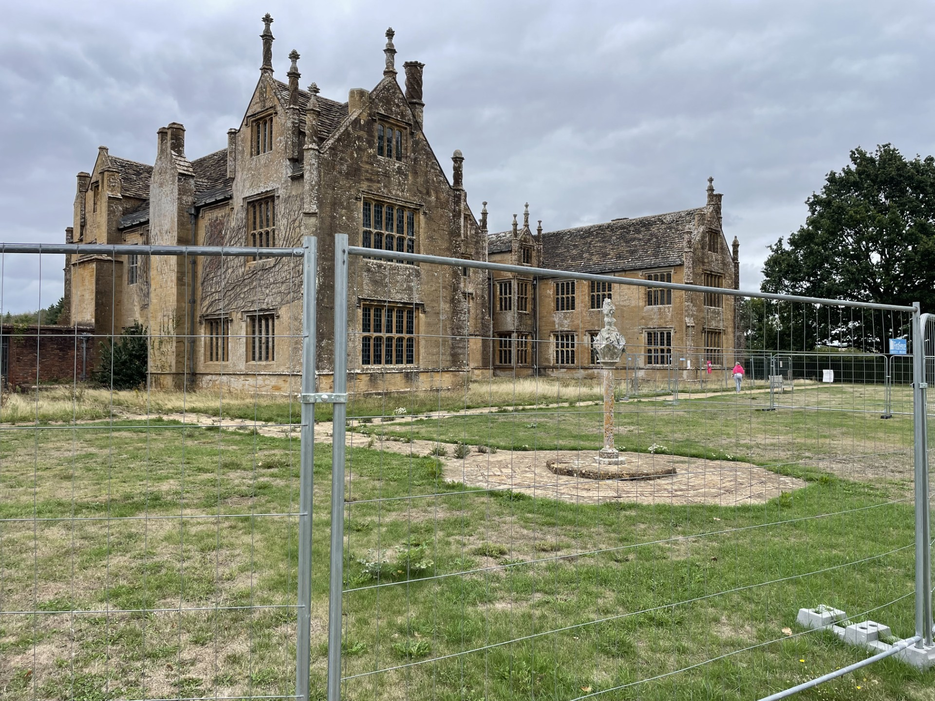 Barrington Court neglected