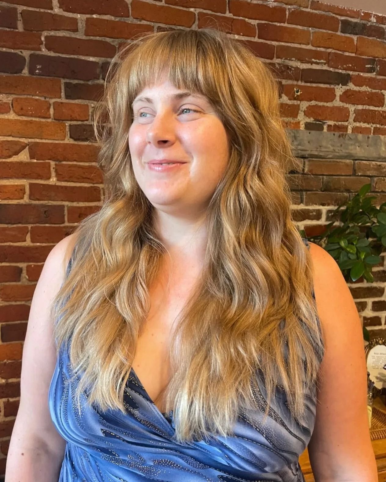 Gorgeous reshape on this glorious mane by @lamonhair 🪄✨✨✨✨ 
.
.
.
.
.
#wo #wildoffering #portlandme #hairmagic #hairbeforeandafter #haircut #razorcut #longhair #bangs #hairinspo #holisticselfcare #ecoconsciousbeauty #crafthairdresser #portlandmehair