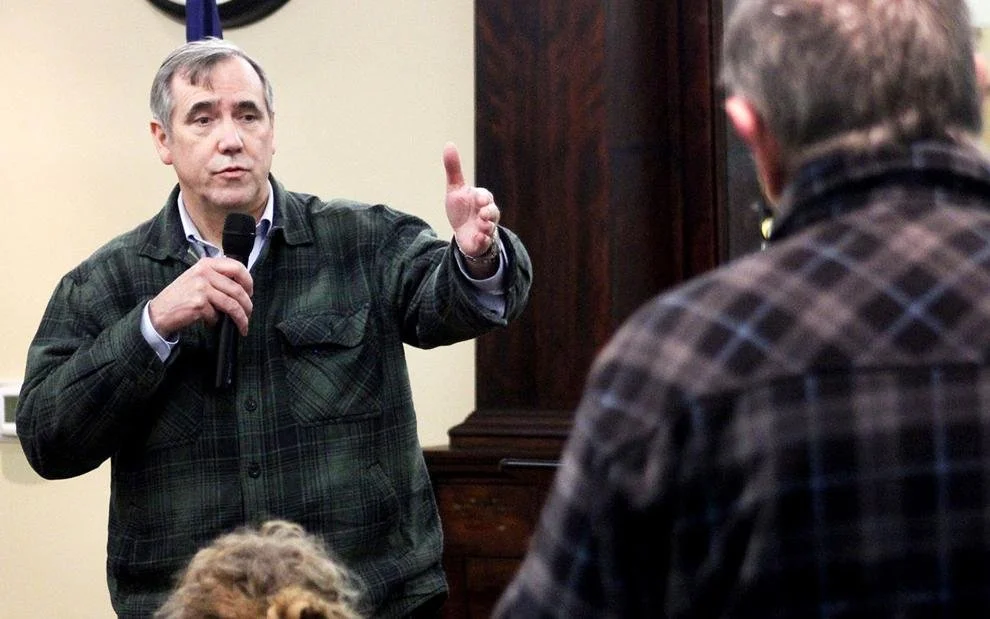 Merkley funds vital housing, transportation projects in Senate Appropriations bill