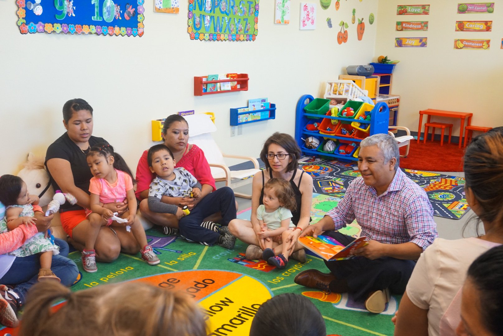 Fonseca Story Time Portland Ninos.jpg