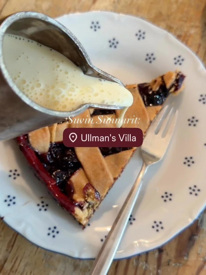 Upee milj&ouml;&ouml;, sisustus ja kakkukaappi!! 🍰 T&auml;&auml; on paras l&ouml;yt&ouml; m&ouml;kin l&auml;hiseuduilta (ainakin t&auml;h&auml;n menness&auml; &lt;3) #suvinsunnarit