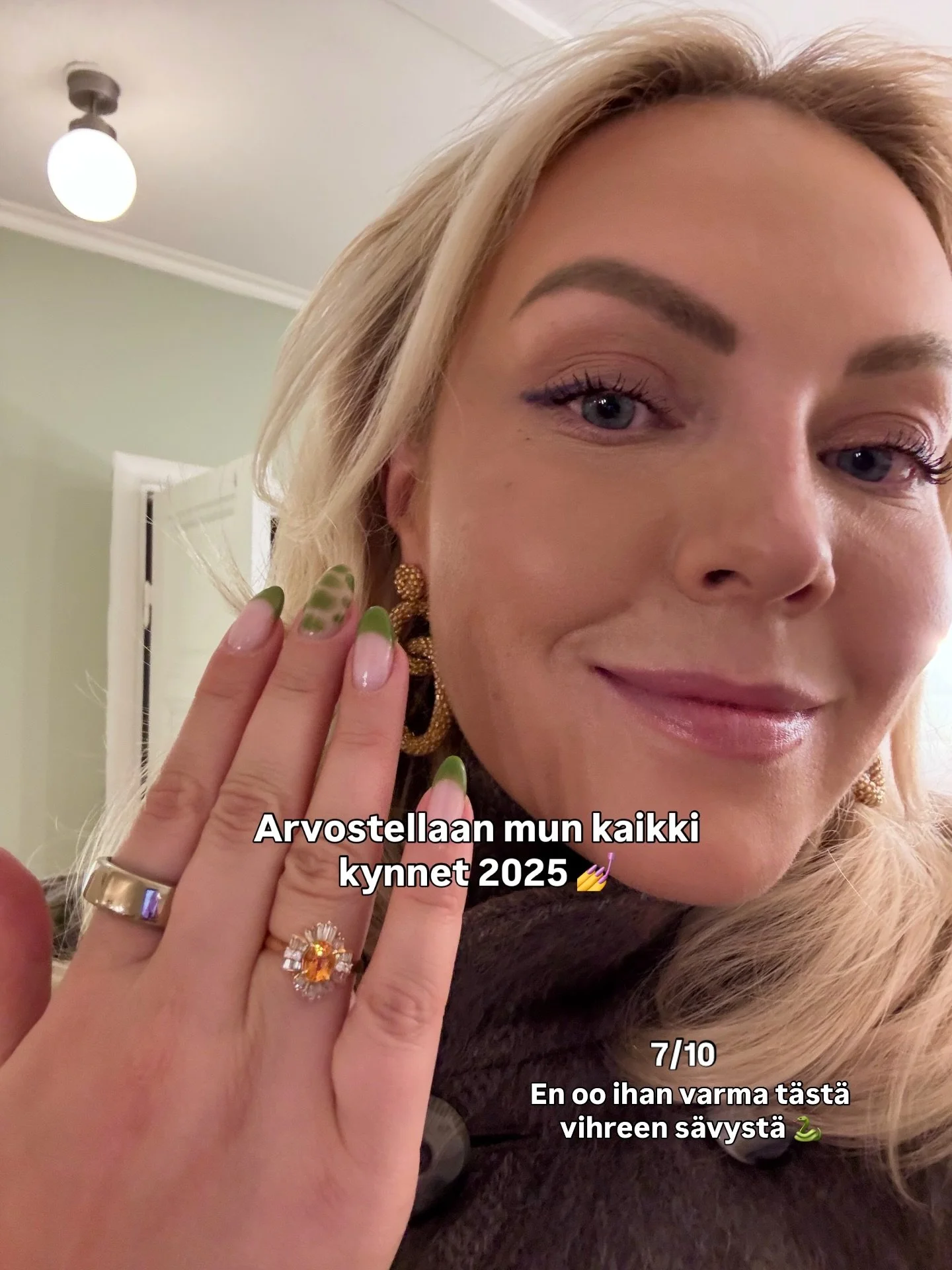 Mik&auml; oli sun suosikki? ✨ En olisi ikin&auml; ennen uskonut, ett&auml; saisin jostain niin paljon iloa kuin kynsien geelauksesta! Mut oikeesti &ndash; siihen suhteutettuna miten monta kertaa p&auml;iv&auml;ss&auml; huomaan tuijottelevani n&auml;i