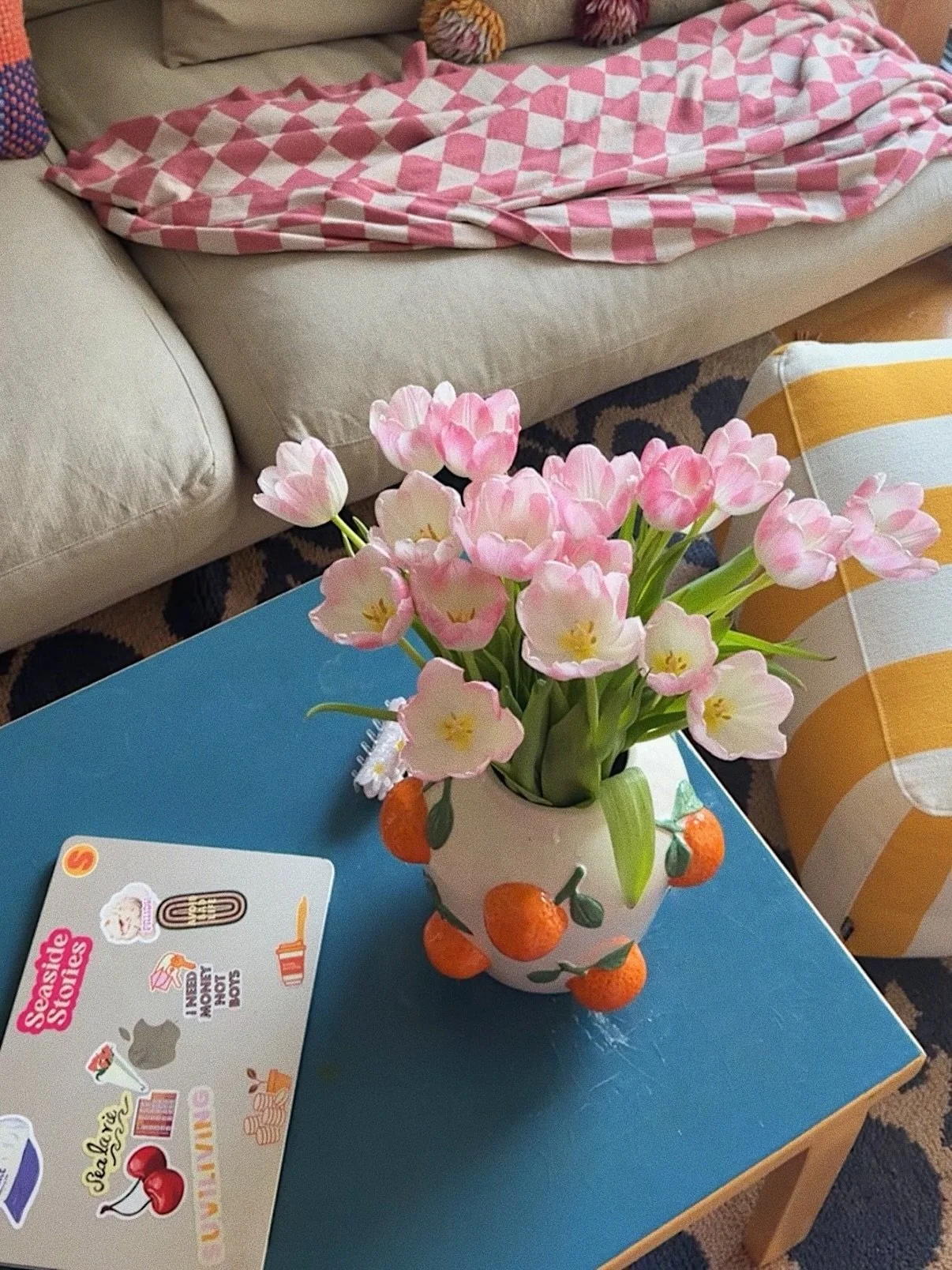 Kev&auml;ttalvi is that youuu 🌸💛🍊 Ps. T&auml;&auml; appelsiinimaljakko on upein, se on l&ouml;yt&ouml; @tertinkartano puodista. 🧡