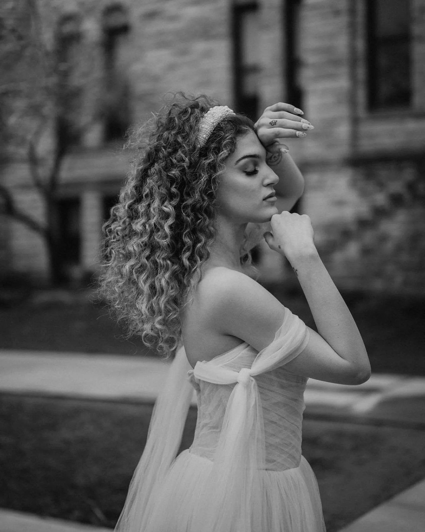 Portraits are so much fun!! We all need to be the center of attention sometimes

Location: @studio515_scranton 
Host + Lead Photographer: @tialeighphotography 
Host + Creative Design: @pepperlavenderevents 
Models: @gillianmchale + @theprincecharming