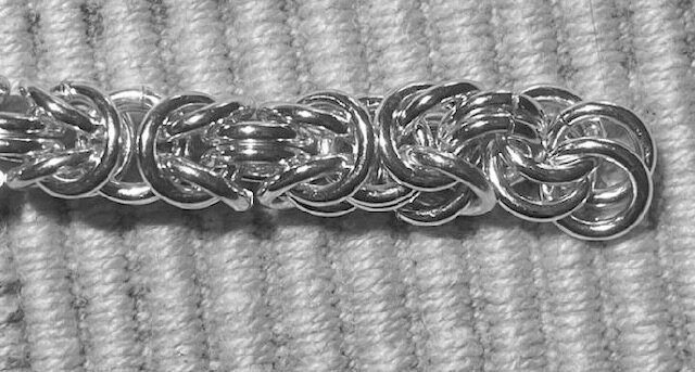 Byzantine Chainmaille: Two ways to make jump rings