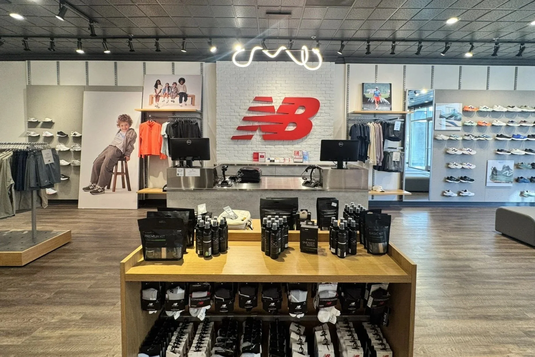   

 New Balance  

 View Project  

 Retail, Tenant Improvement  