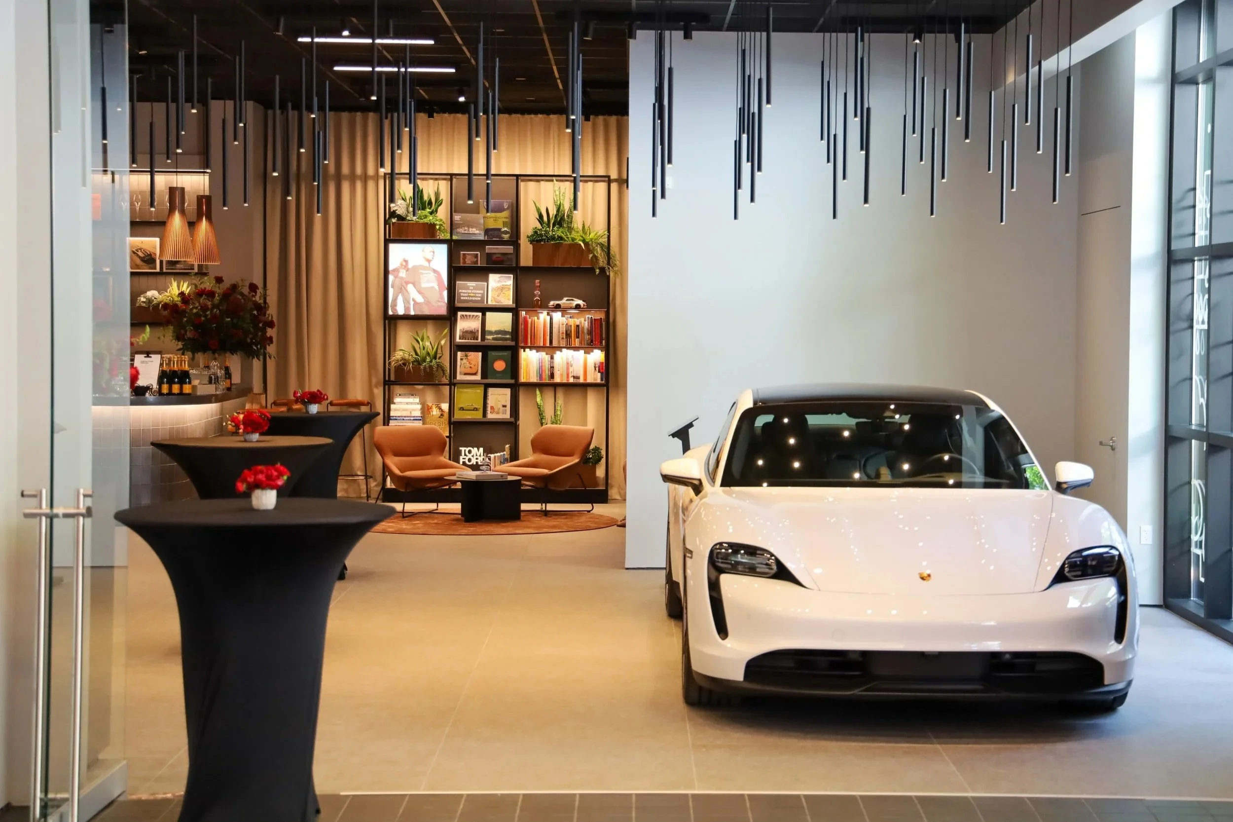     

 Porsche Studio  


 View Project 

 Tenant Improvement, Retail, Automotive 