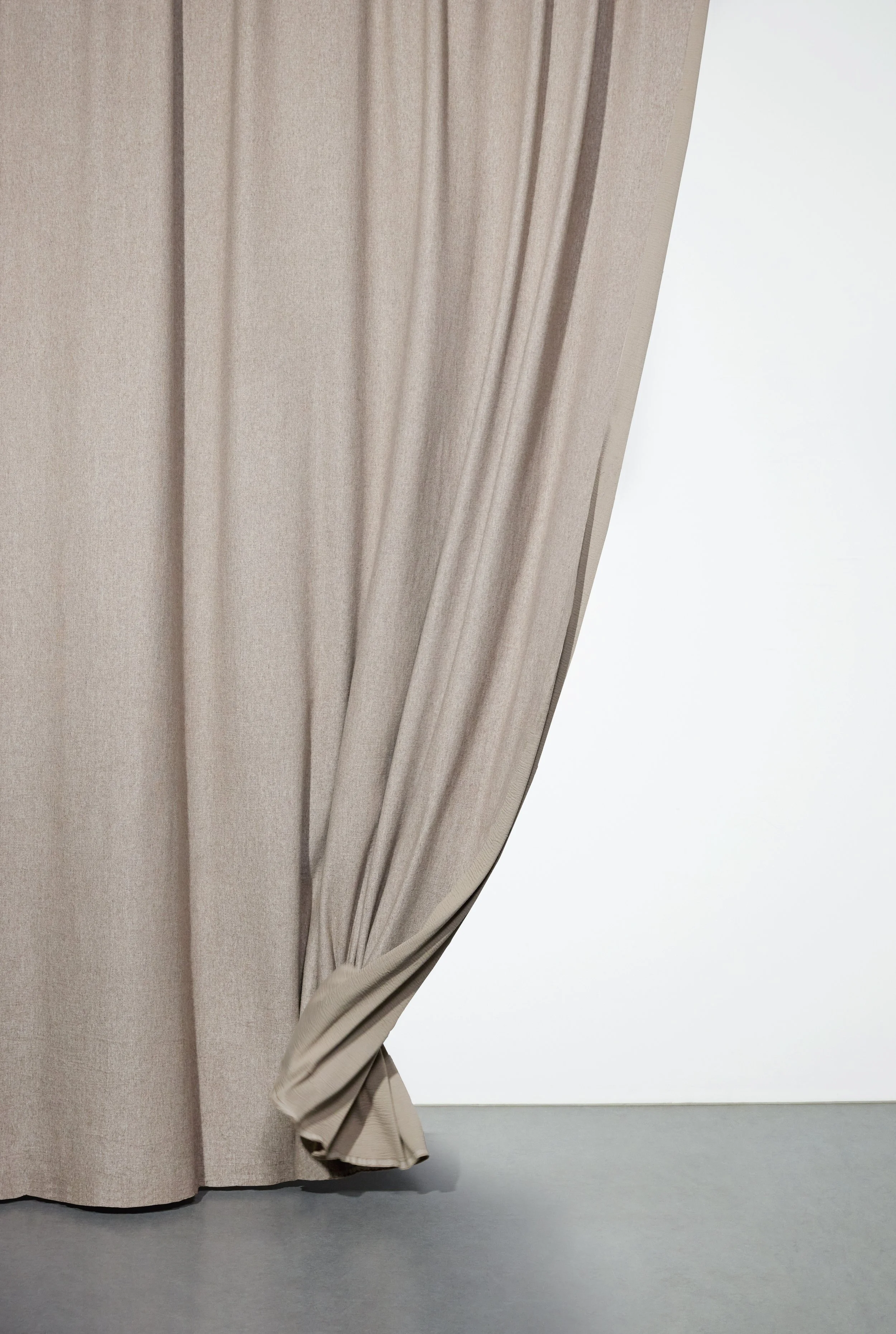 4Spaces_Curtain_Adela_col.003brown_04.jpeg