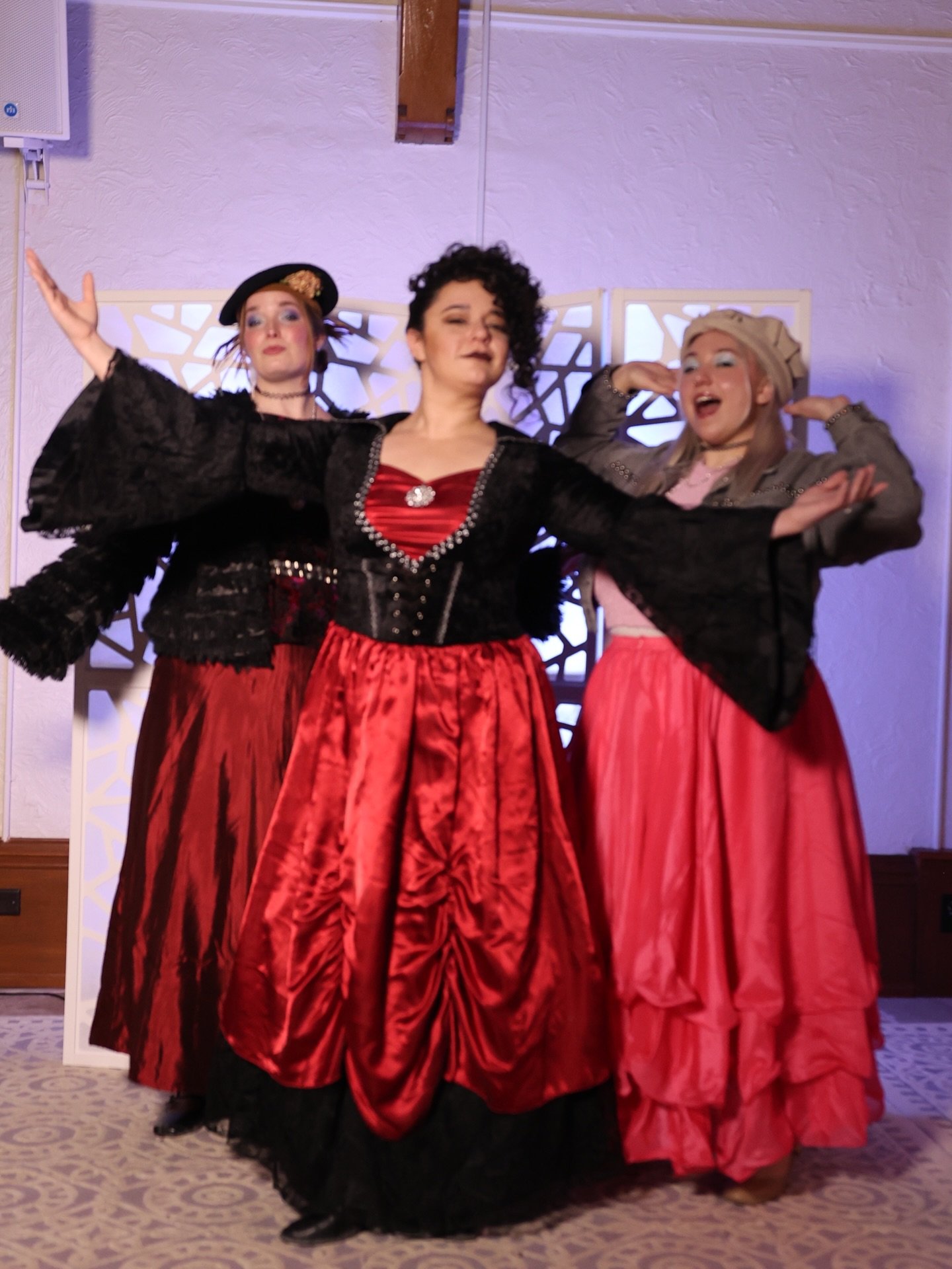 Come see Cendrillon! Feb 13-15

https://www.chicagocityopera.com

#cendrillon #cinderella #madamedelahalti&egrave;re #massenet #opera @chicagocityopera