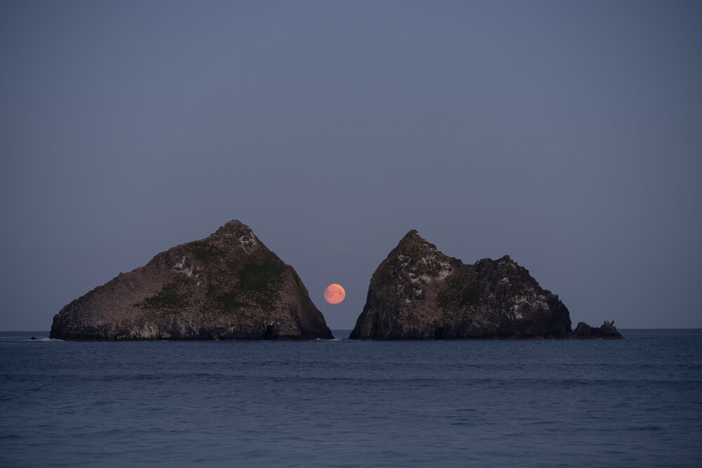 Shot 1. Holywell Bay Moon 1km at 200mm (uncropped)