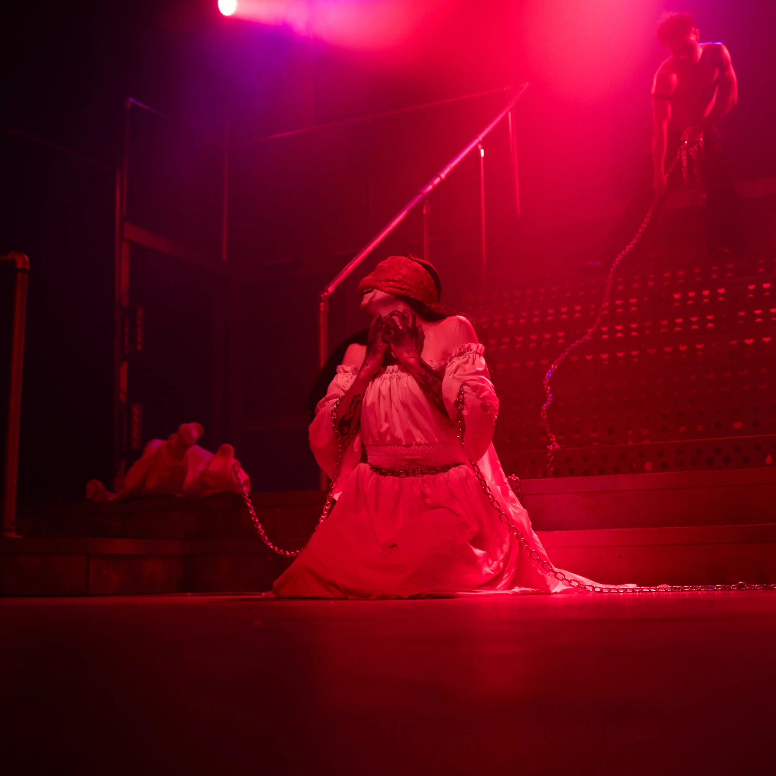 Sexy. Scary. Cool. @anesthesia.stinx is back at VBar tonight to give you more spine-tingling entertainment. $10 VBar only tix are up on Rentheatre.com

Photos by @justinrotoloshots