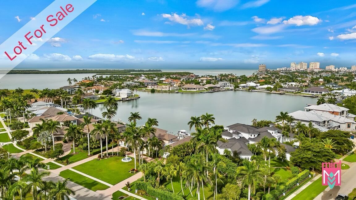 Oversized lot for sale in the prestigious Estates of Marco Island. 

Build your dream home near by $10M plus houses 🏠 

Call/Text Alexander Lopez 239-235-1818 for more information.

Mint Real Estate