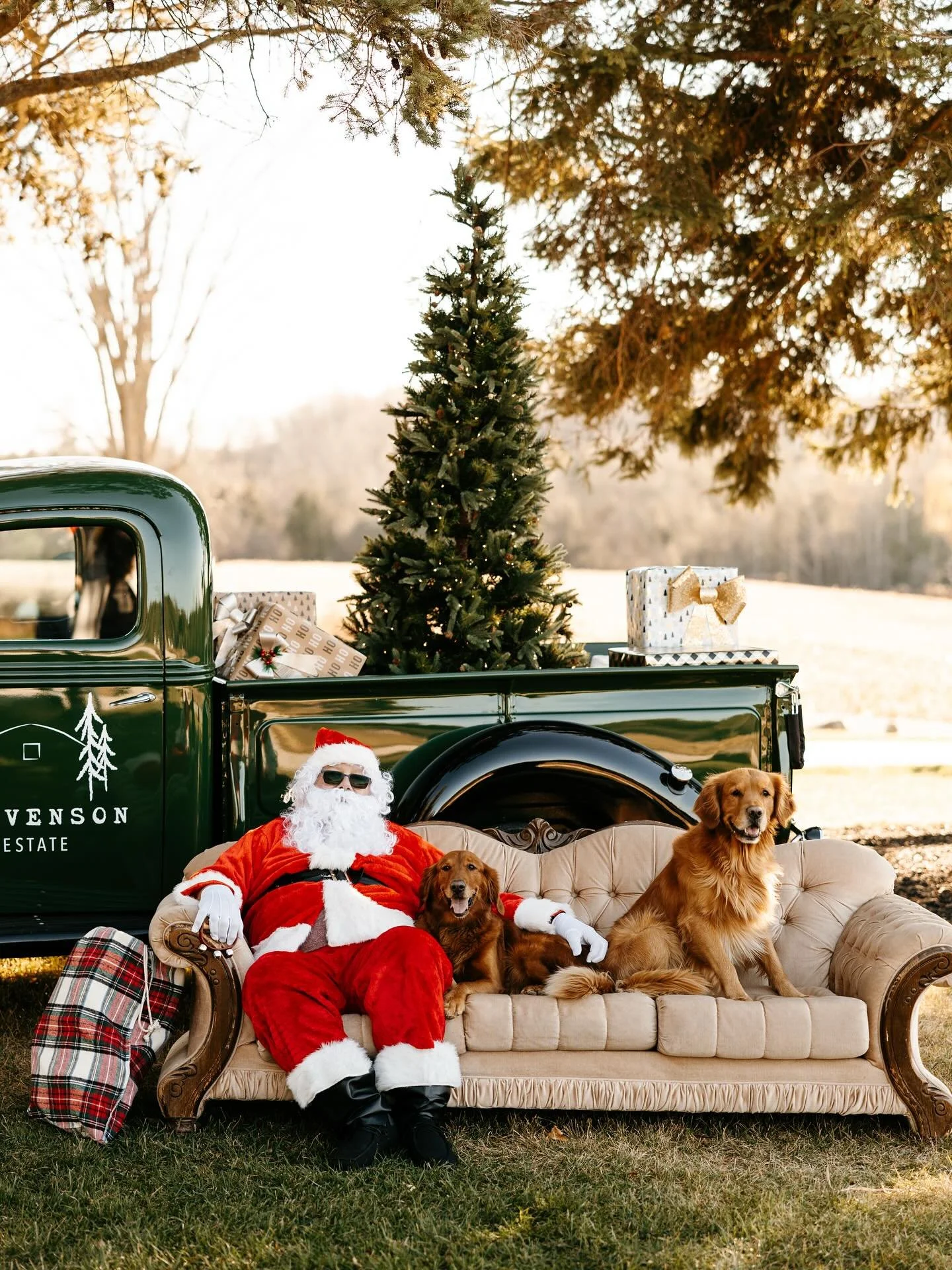 santa comes to stevenson estate

you&rsquo;re invited to join us on November 8th for our second annual christmas charity event! bring an unwrapped toy to donate to the toy drive through the salvation army and get your photo taken with santa! this eve