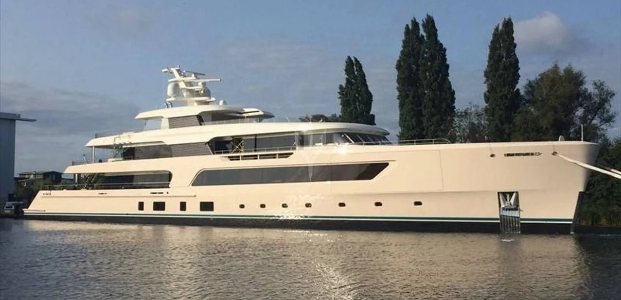 charter-samaya-yacht.jpg
