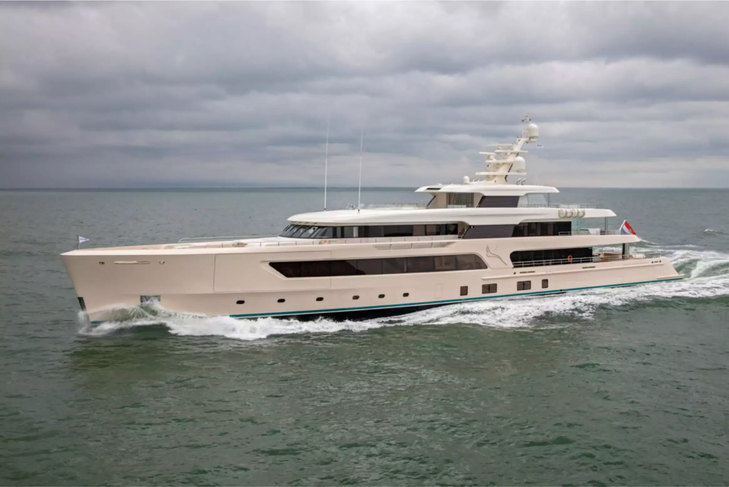yacht-Samaya-Feadship-2017-Christine-Shrestha-Stern-3.webp